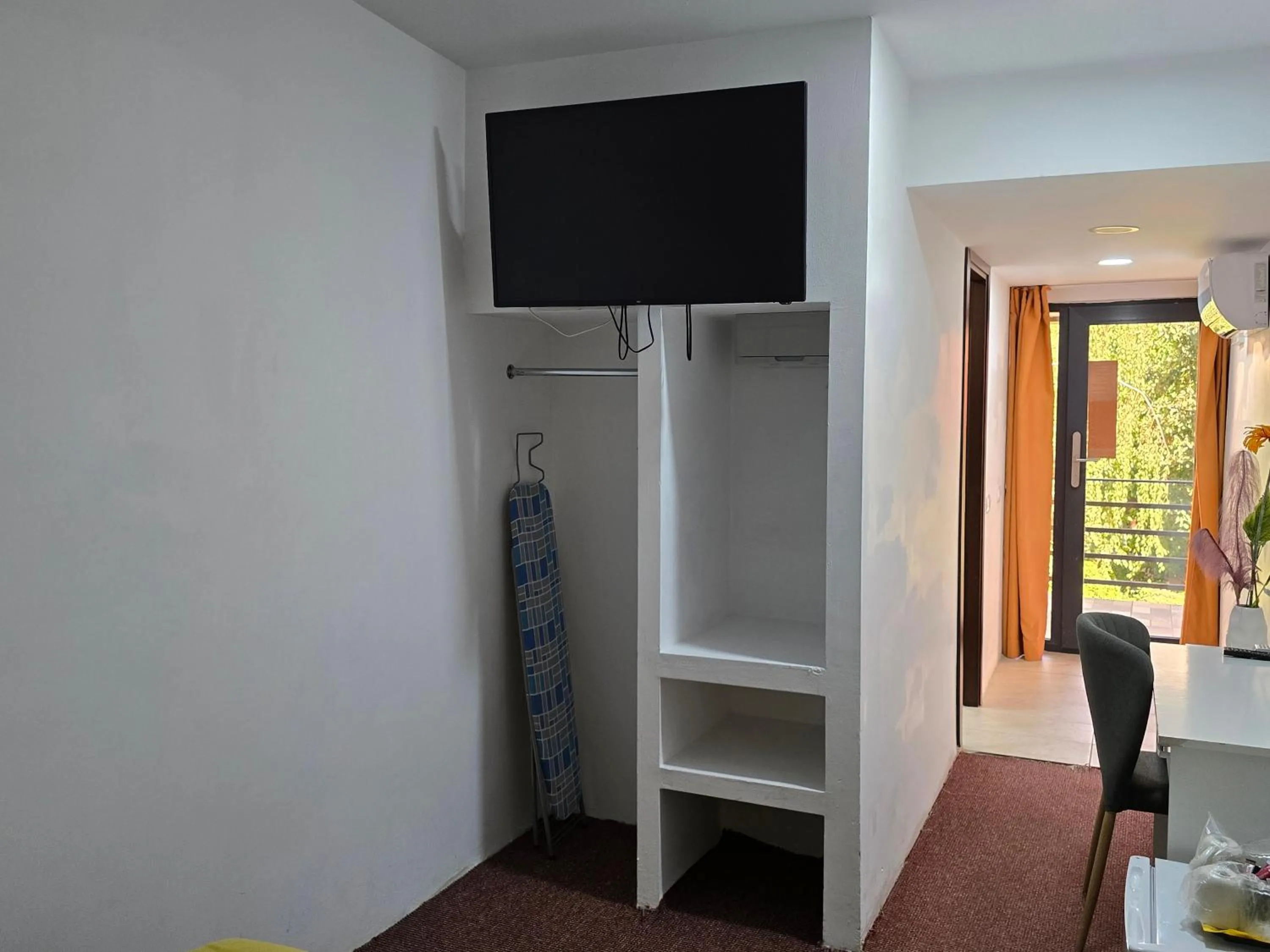 Photo of the whole room in Poet Palace Bucharest