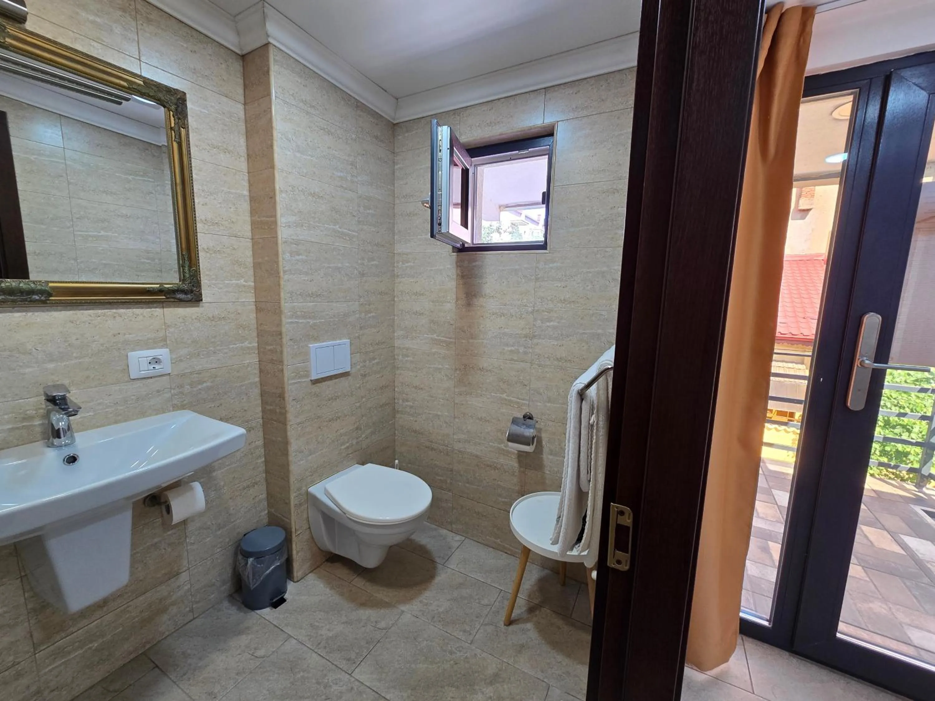 Bathroom in Poet Palace Bucharest