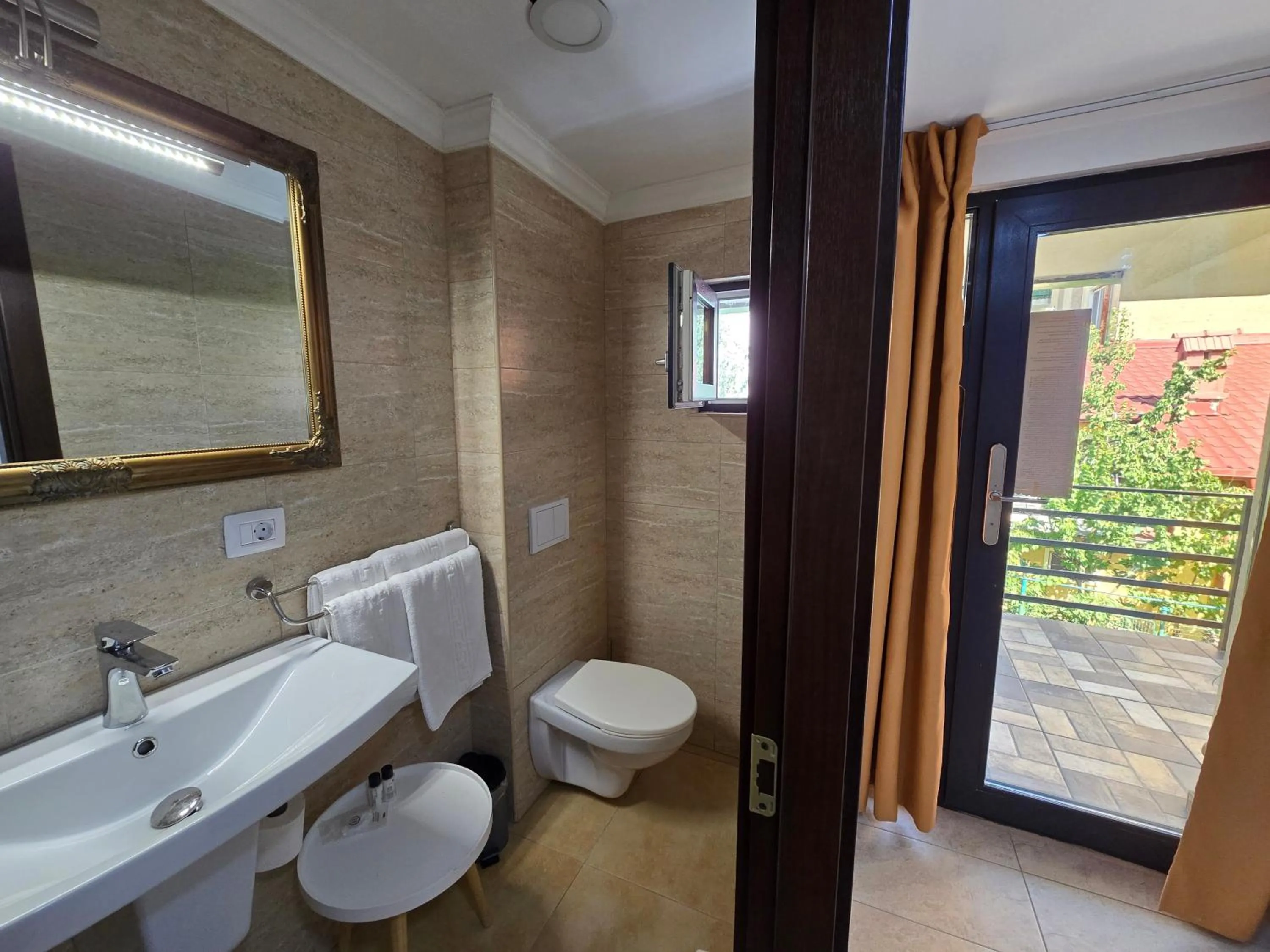 Bathroom in Poet Palace Bucharest