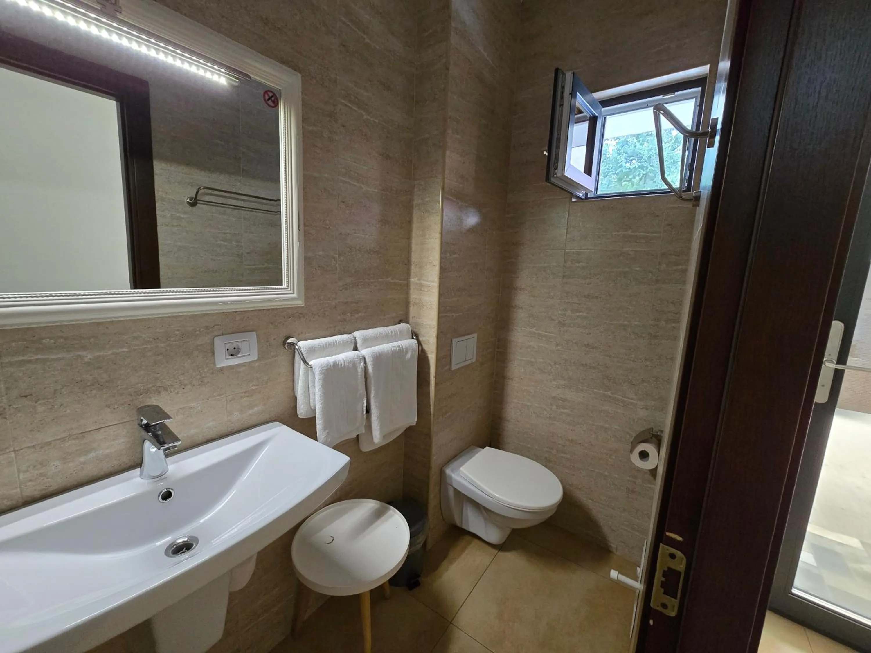 Bathroom in Poet Palace Bucharest