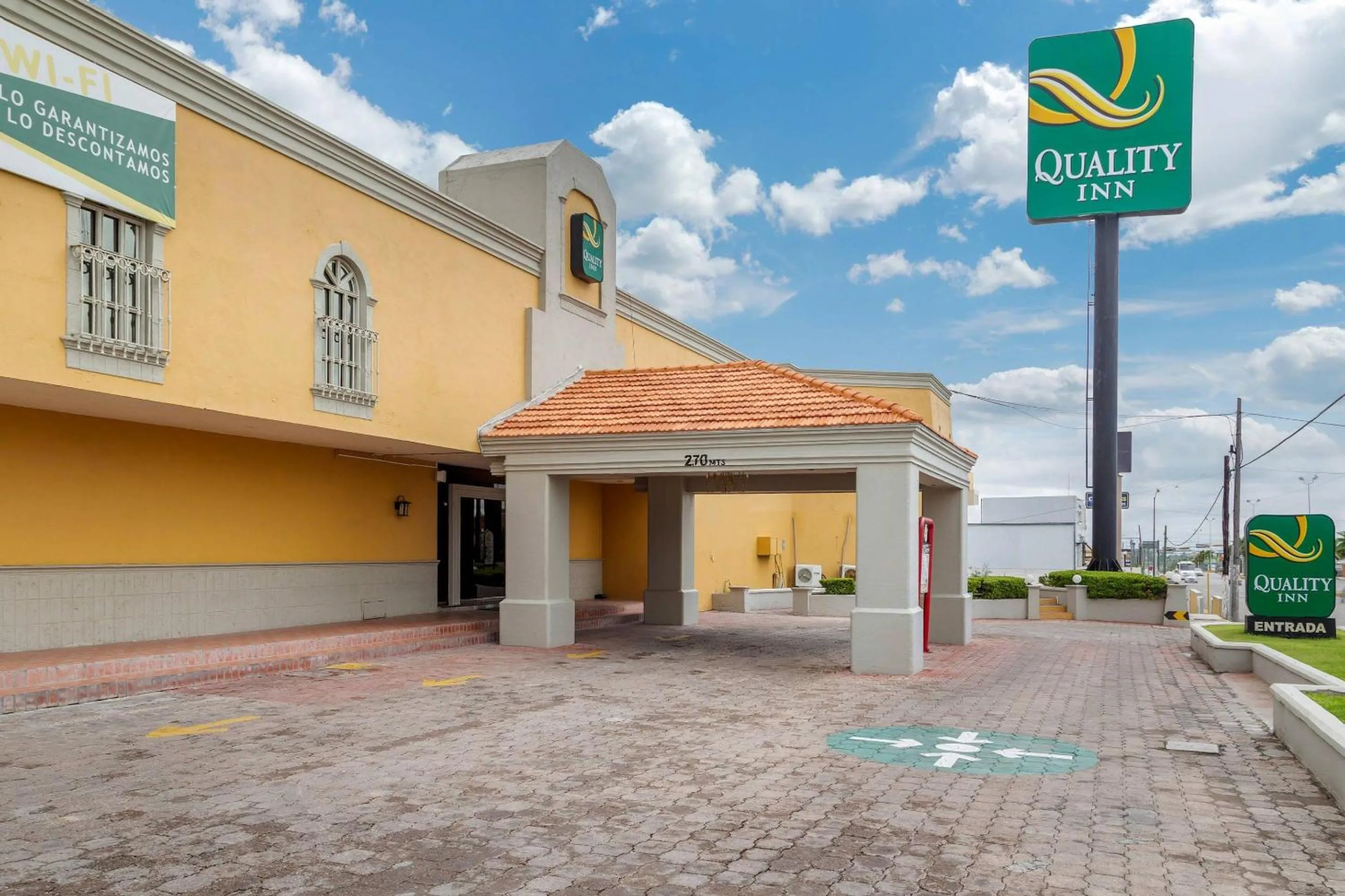 Property building in Quality Inn Piedras Negras
