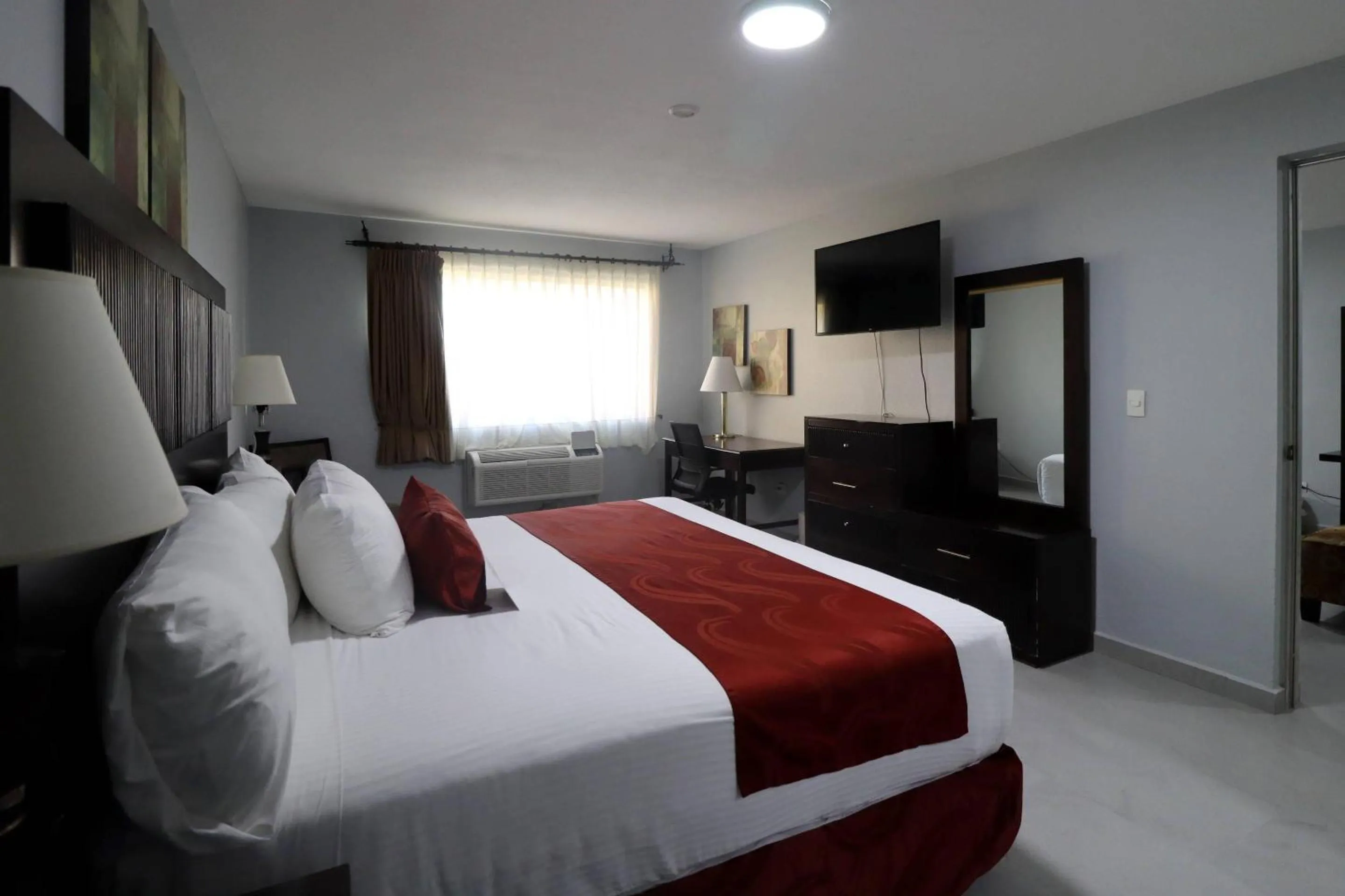 Bedroom, Bed in Quality Inn Piedras Negras