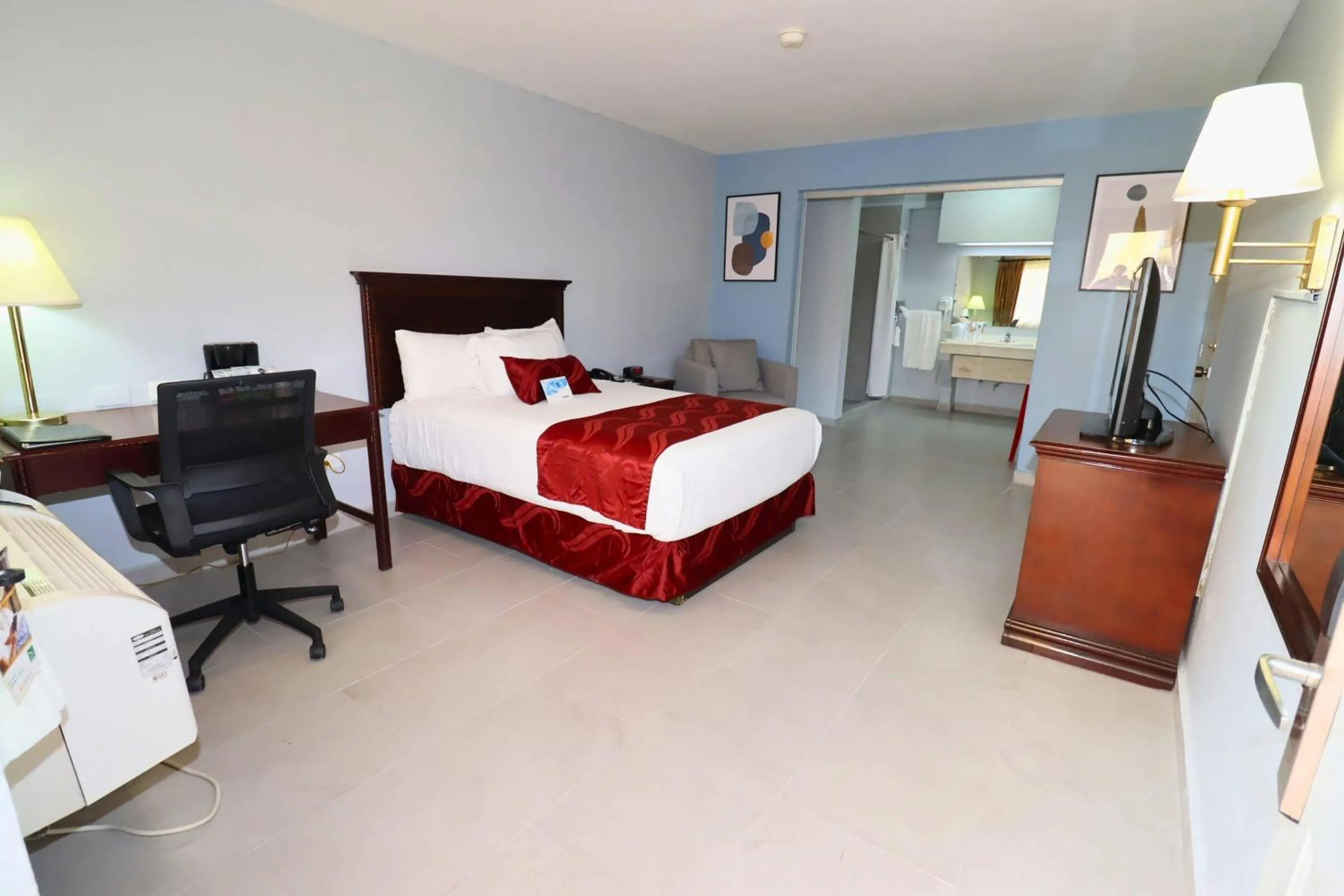 Bedroom, Bed in Quality Inn Piedras Negras