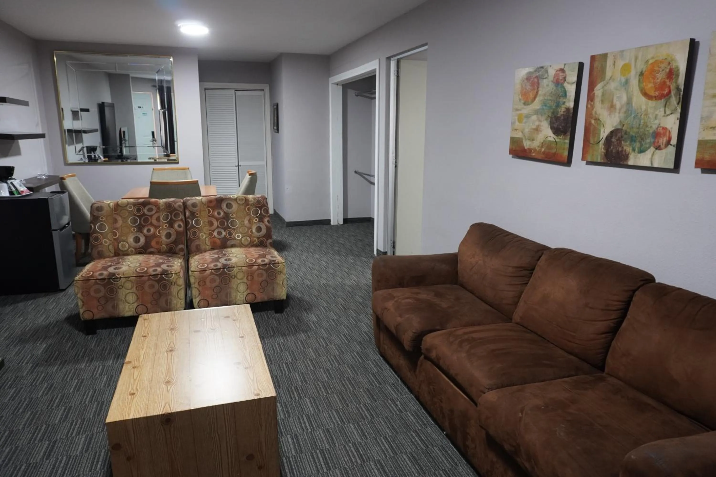 TV and multimedia in Quality Inn Piedras Negras