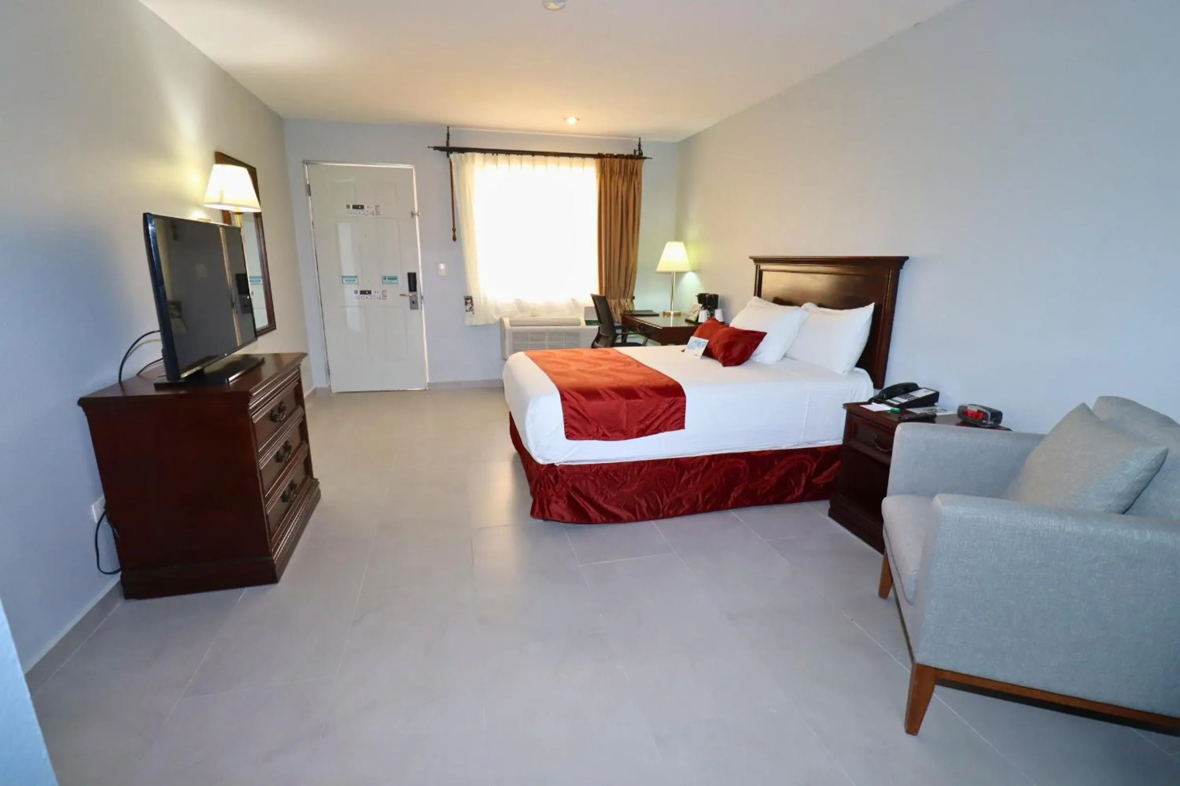 Bedroom, Bed in Quality Inn Piedras Negras