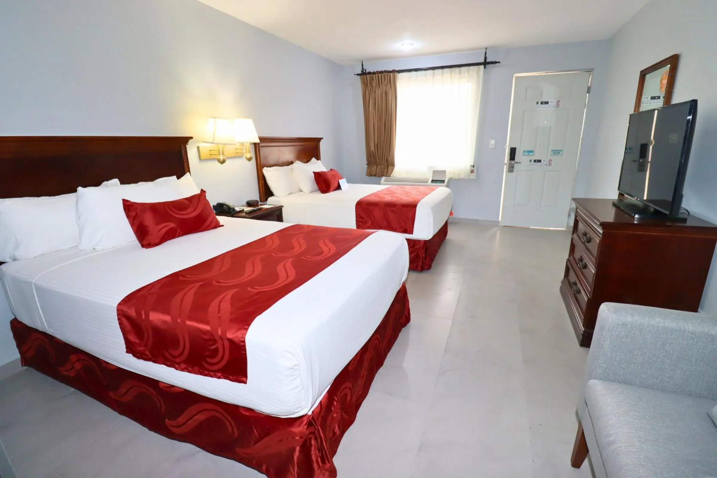 Photo of the whole room, Bed in Quality Inn Piedras Negras