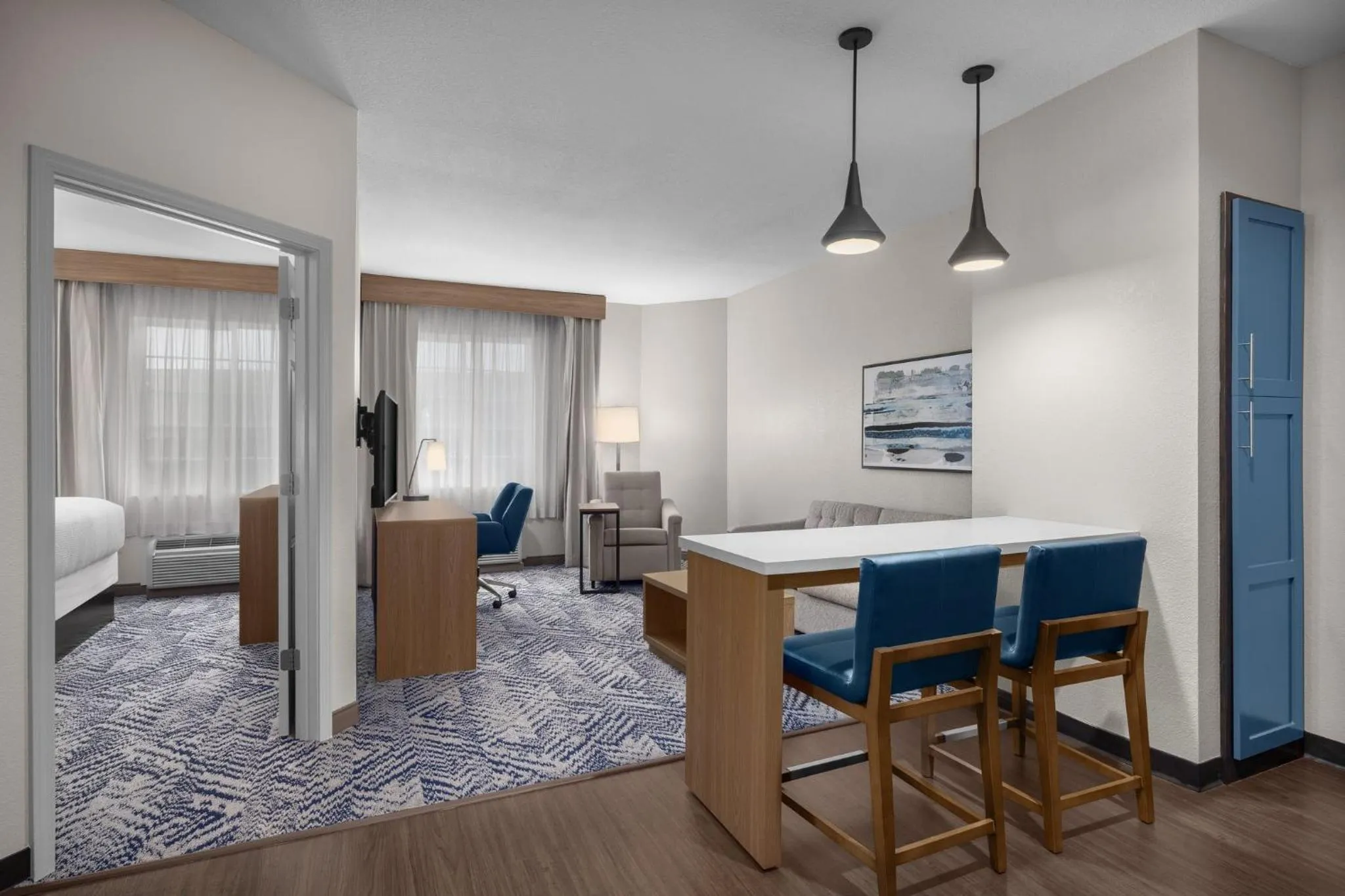 Queen Studio - Disability Access Tub in Candlewood Suites Alexandria by IHG