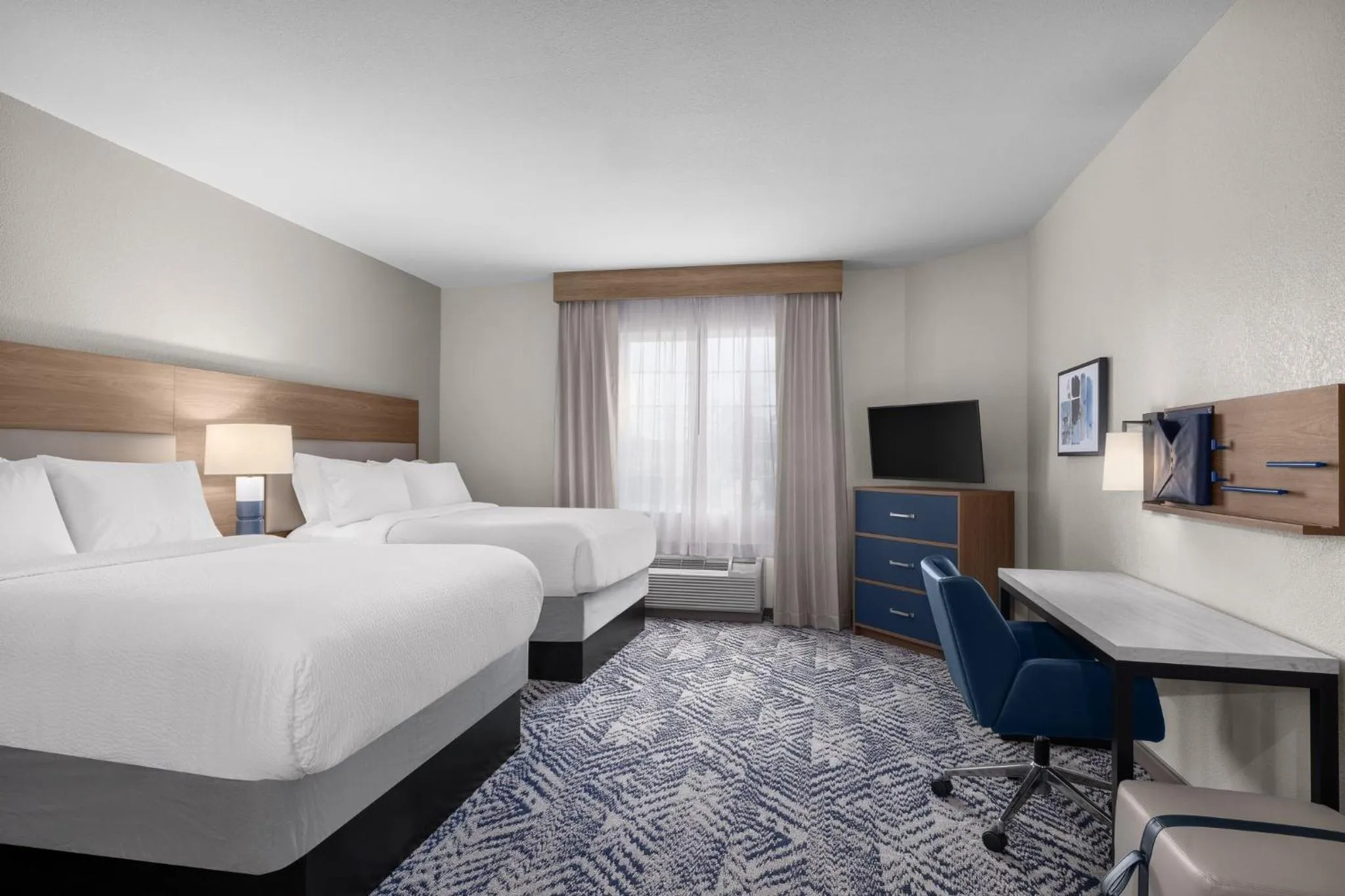 Photo of the whole room, Bed in Candlewood Suites Alexandria by IHG