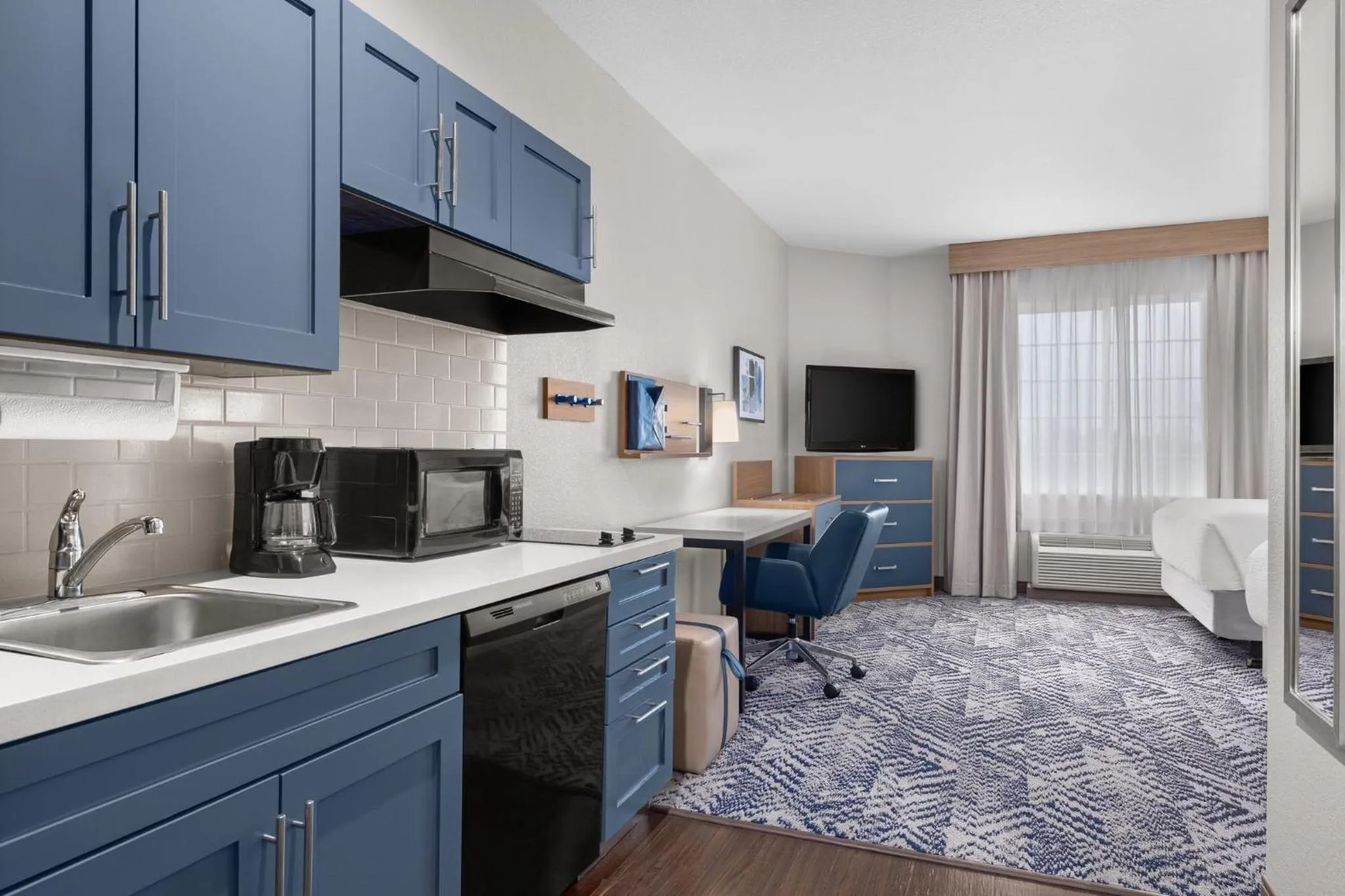 Photo of the whole room in Candlewood Suites Alexandria by IHG