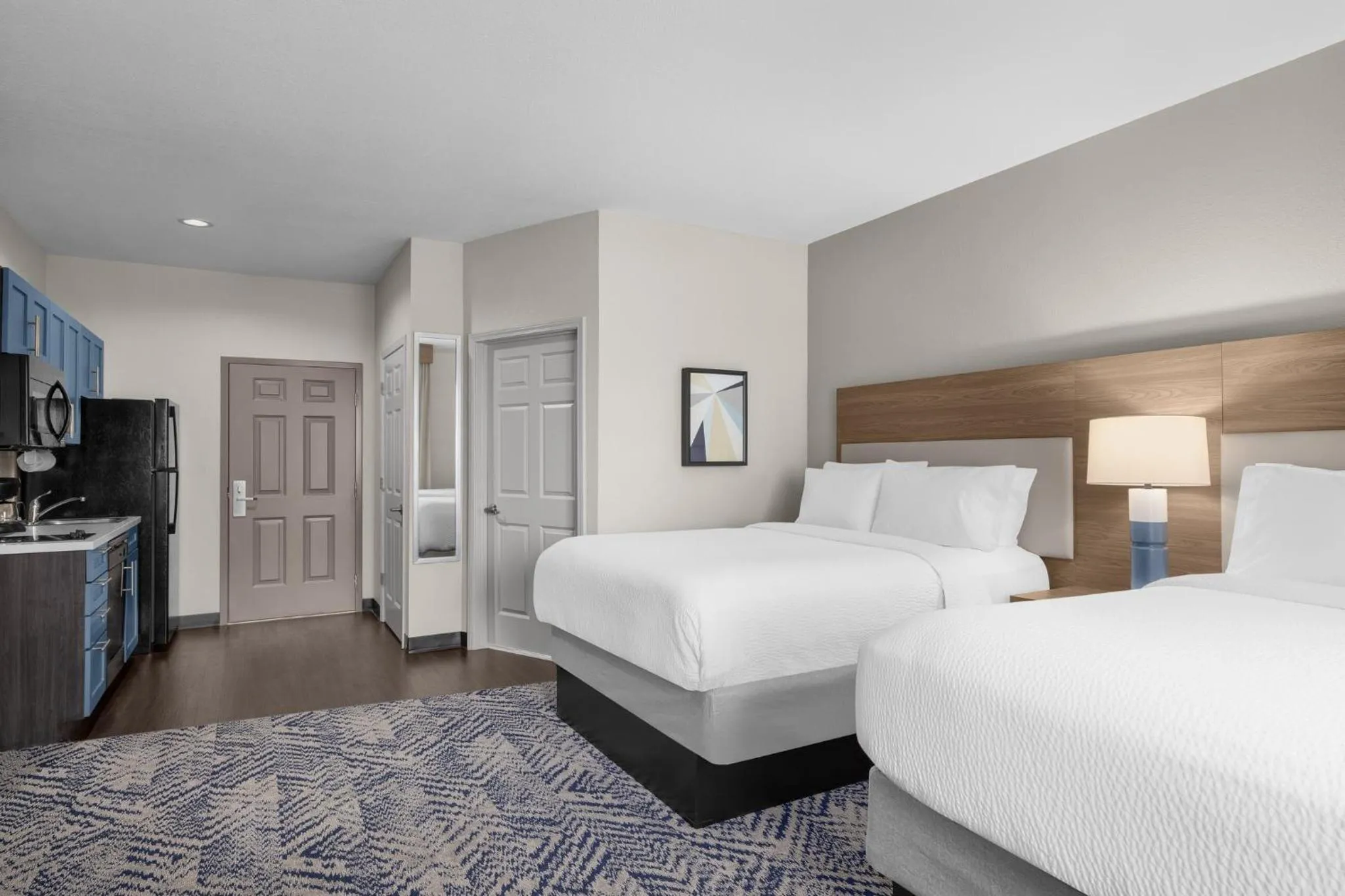 Photo of the whole room, Bed in Candlewood Suites Alexandria by IHG