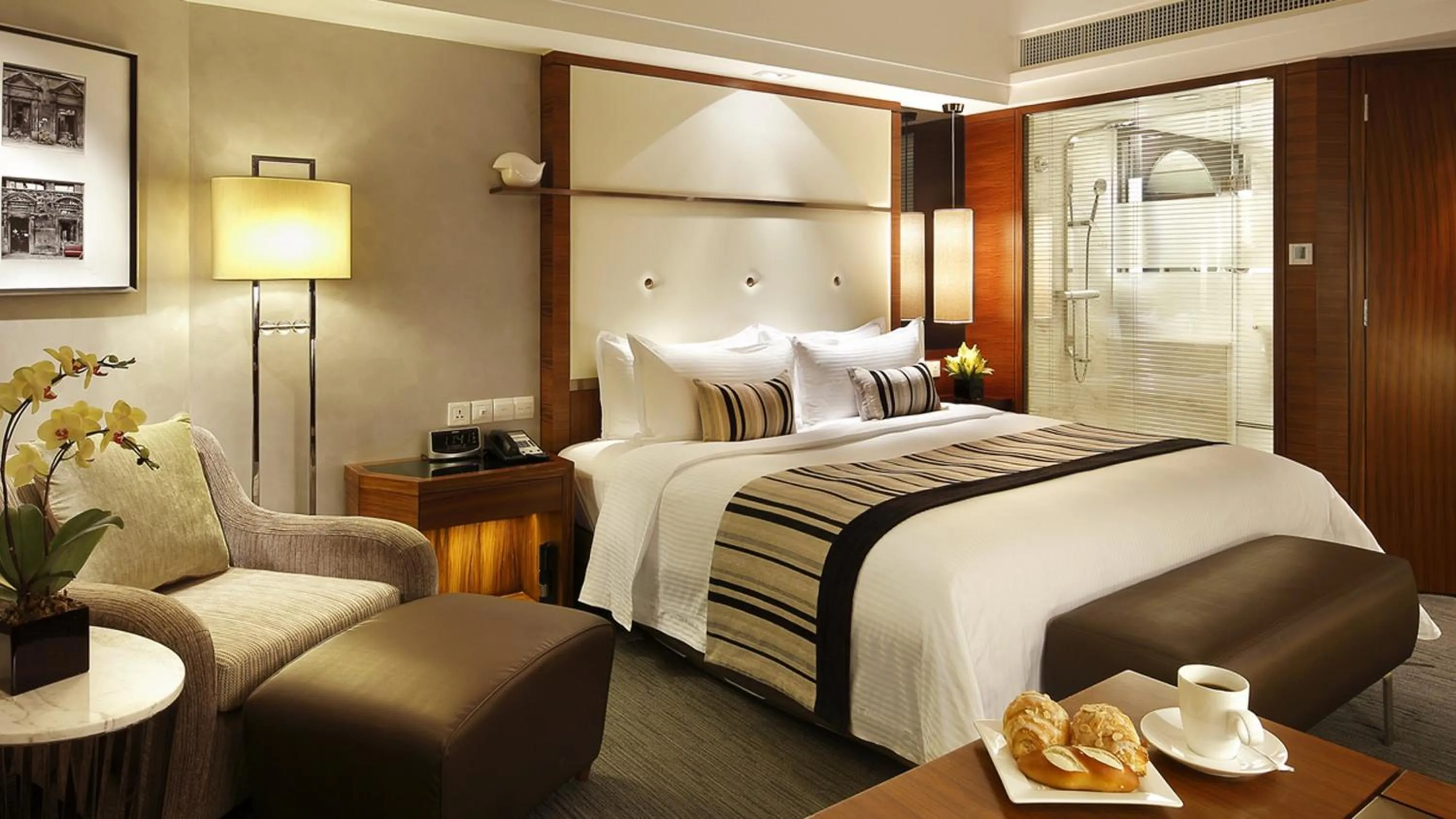 Photo of the whole room, Bed in InterContinental Shanghai Pudong by IHG