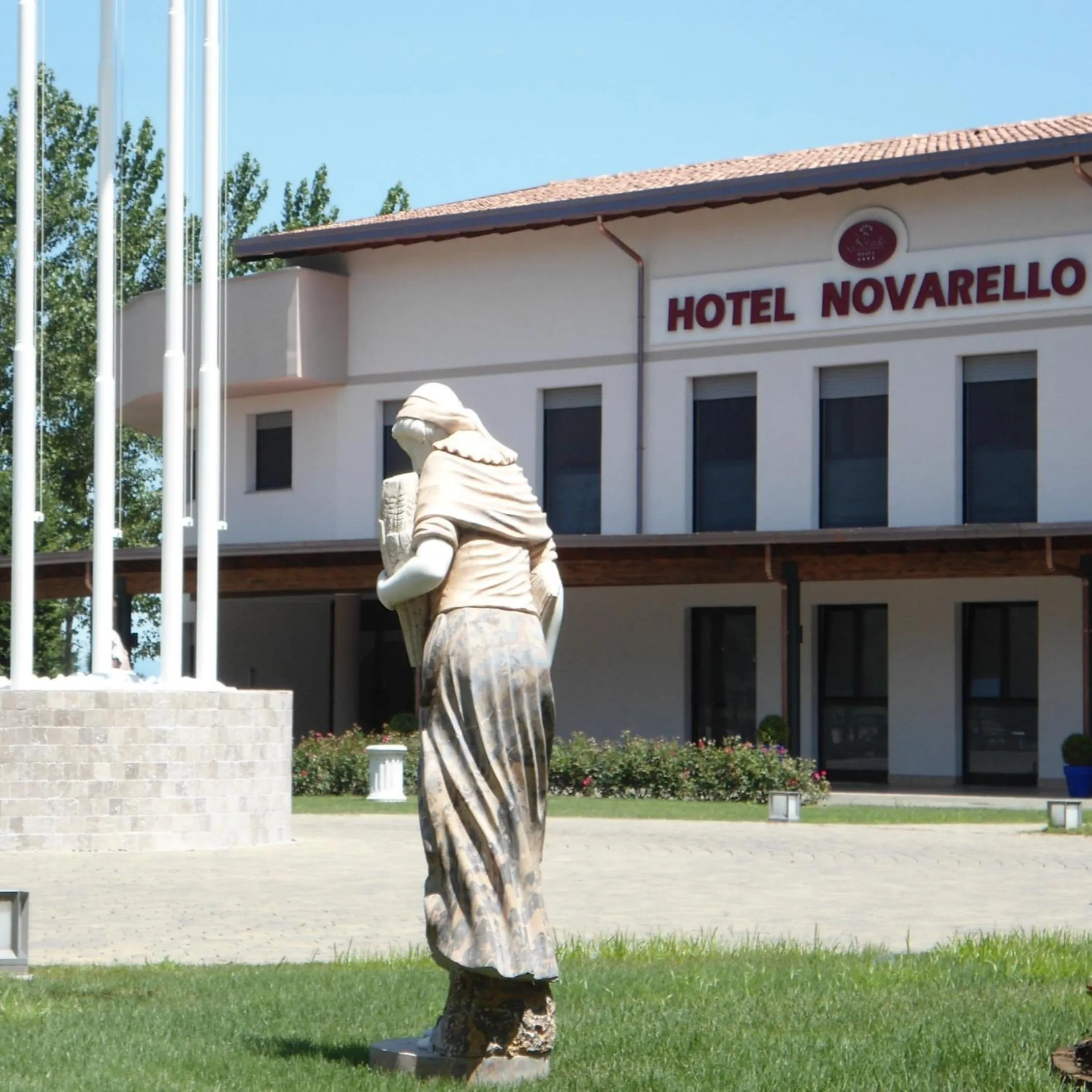 Facade/entrance in Hotel Novarello