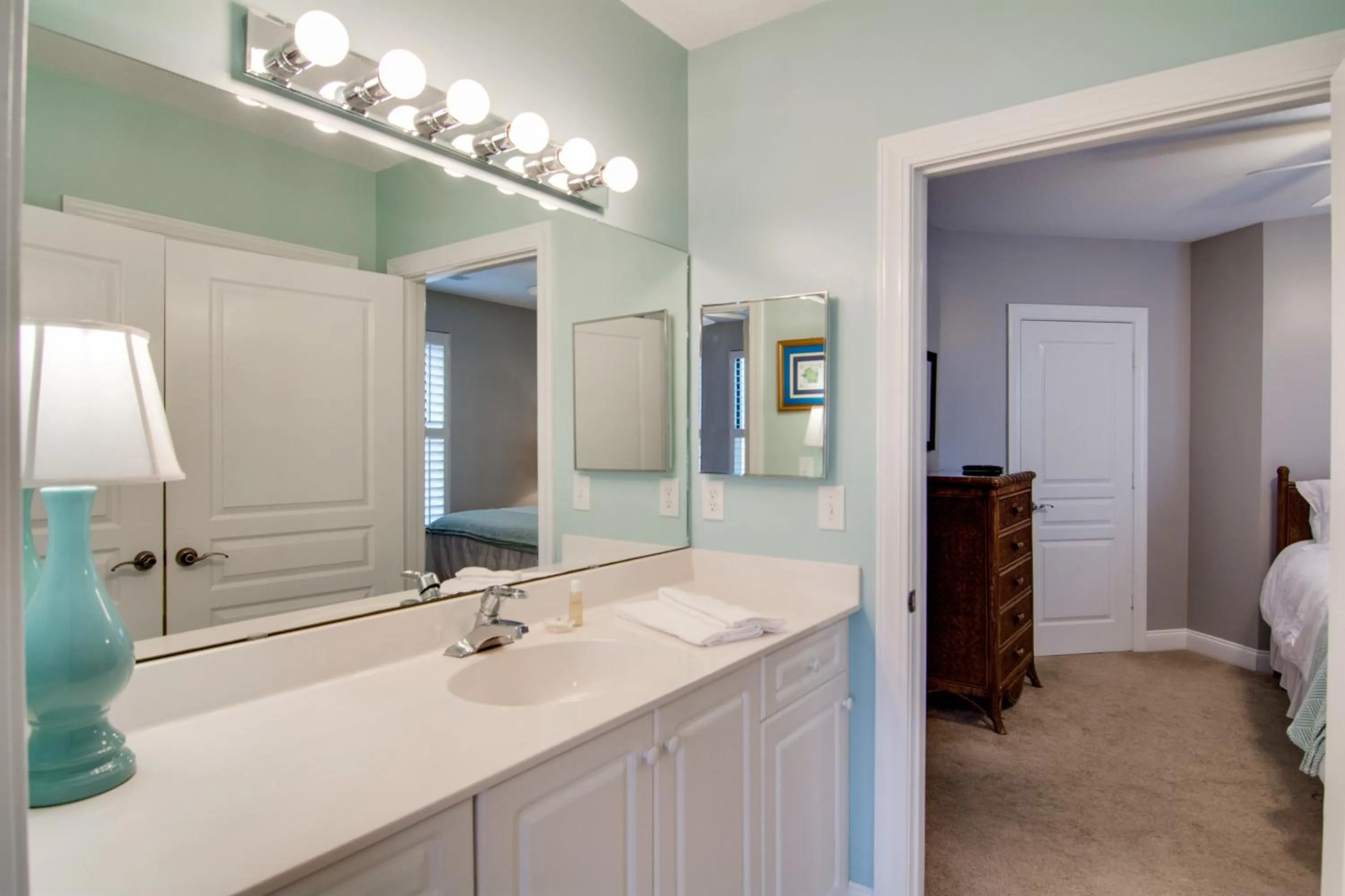 Bed in Ocean Boulevard Villas 101