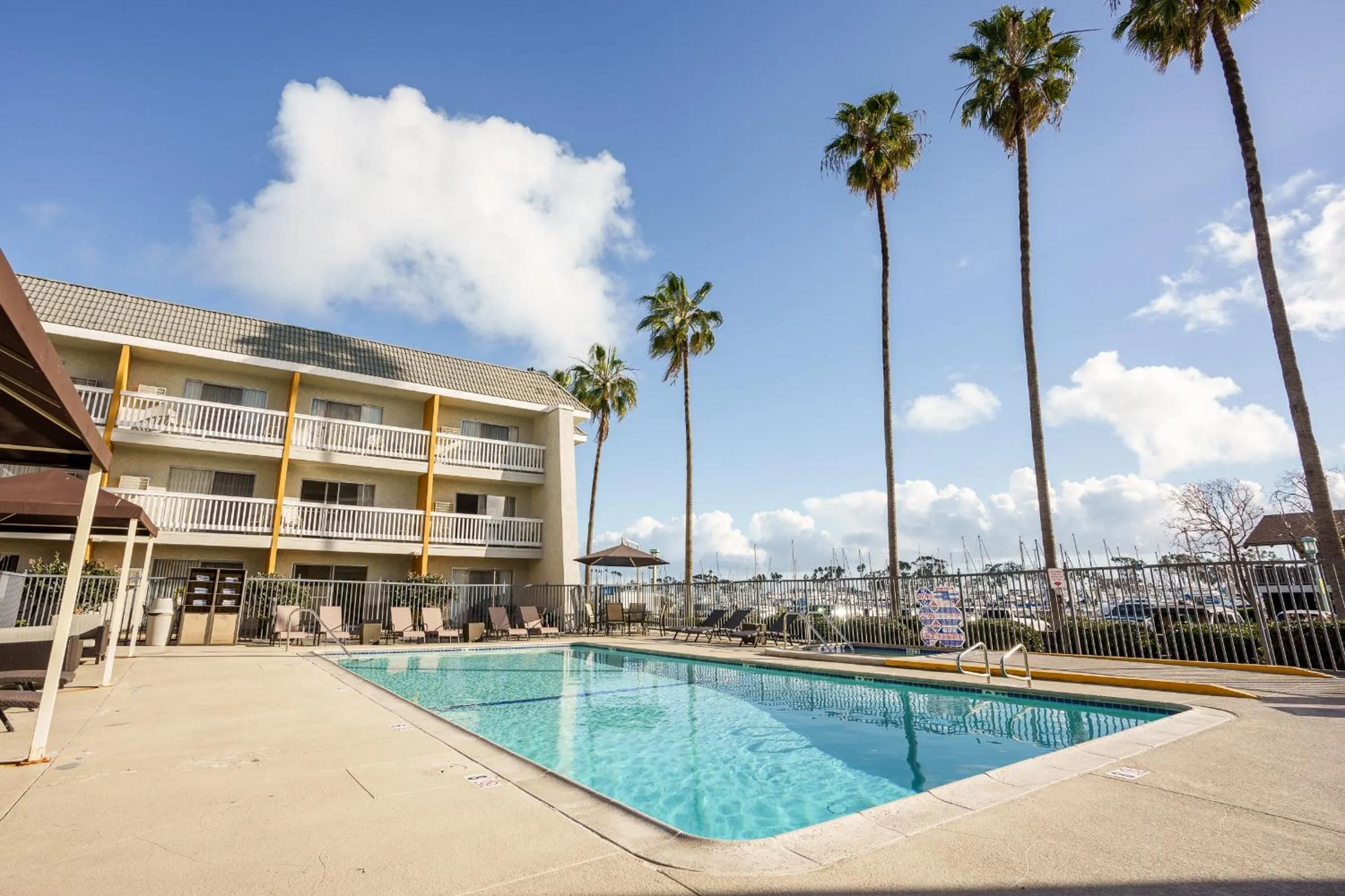 Swimming pool in Dana Point Marina Inn