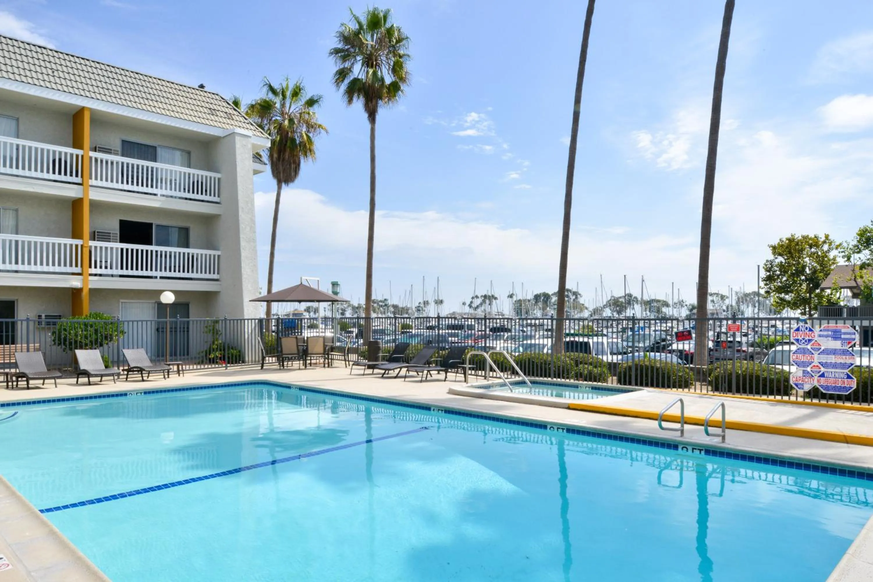 Swimming pool in Dana Point Marina Inn