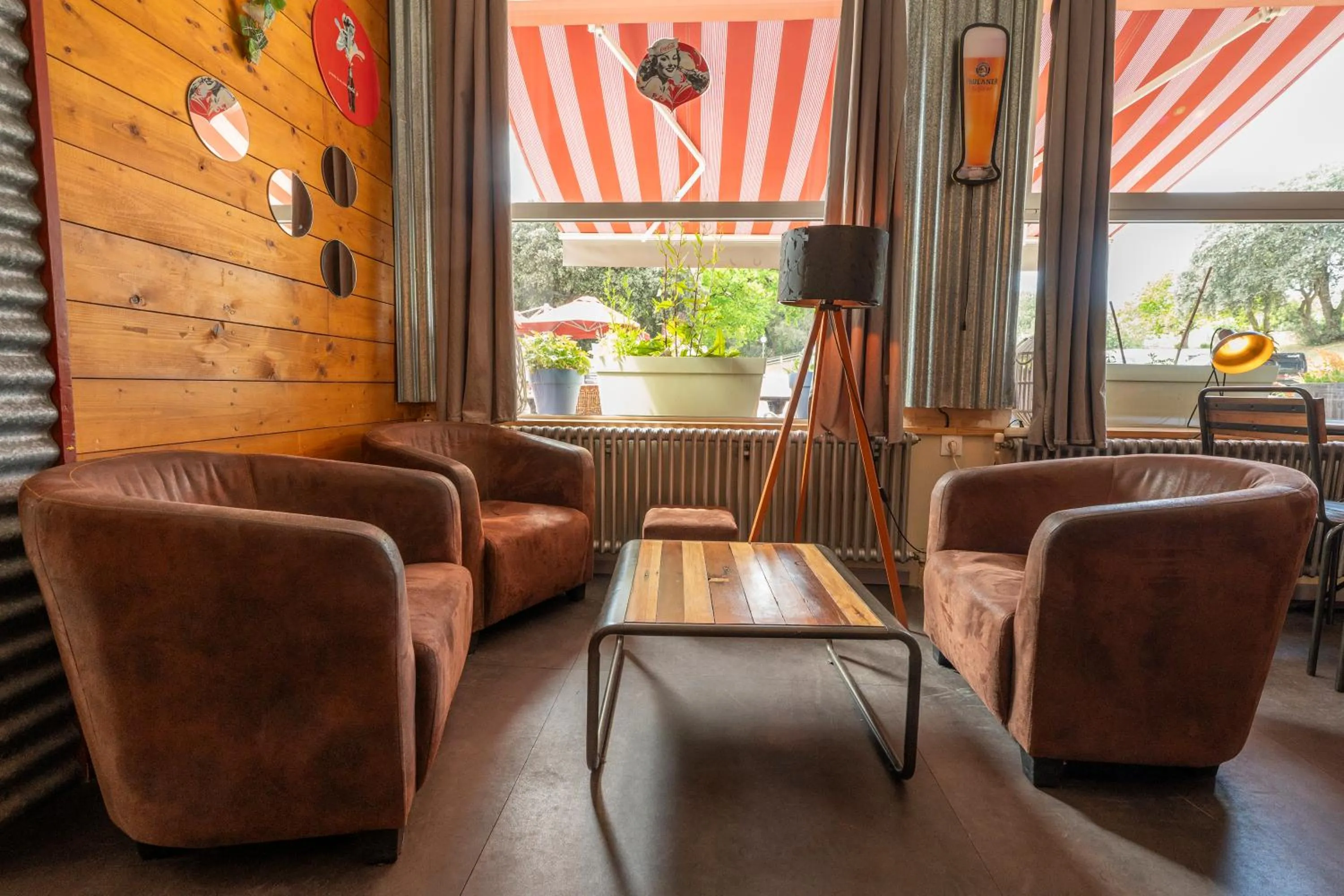 Lounge or bar in Hôtel Les Pins - Oléron