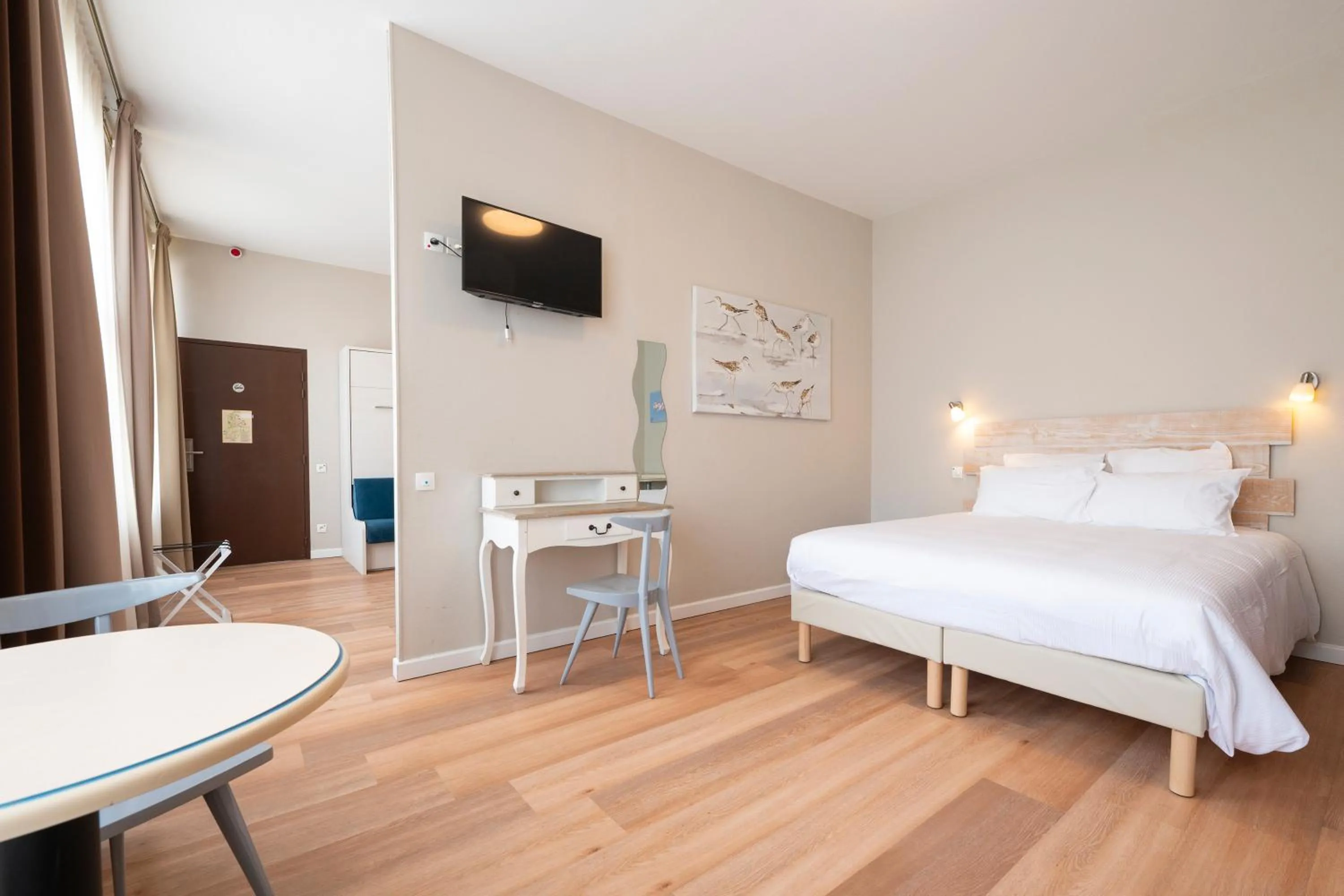 Bed in Hôtel Les Pins - Oléron