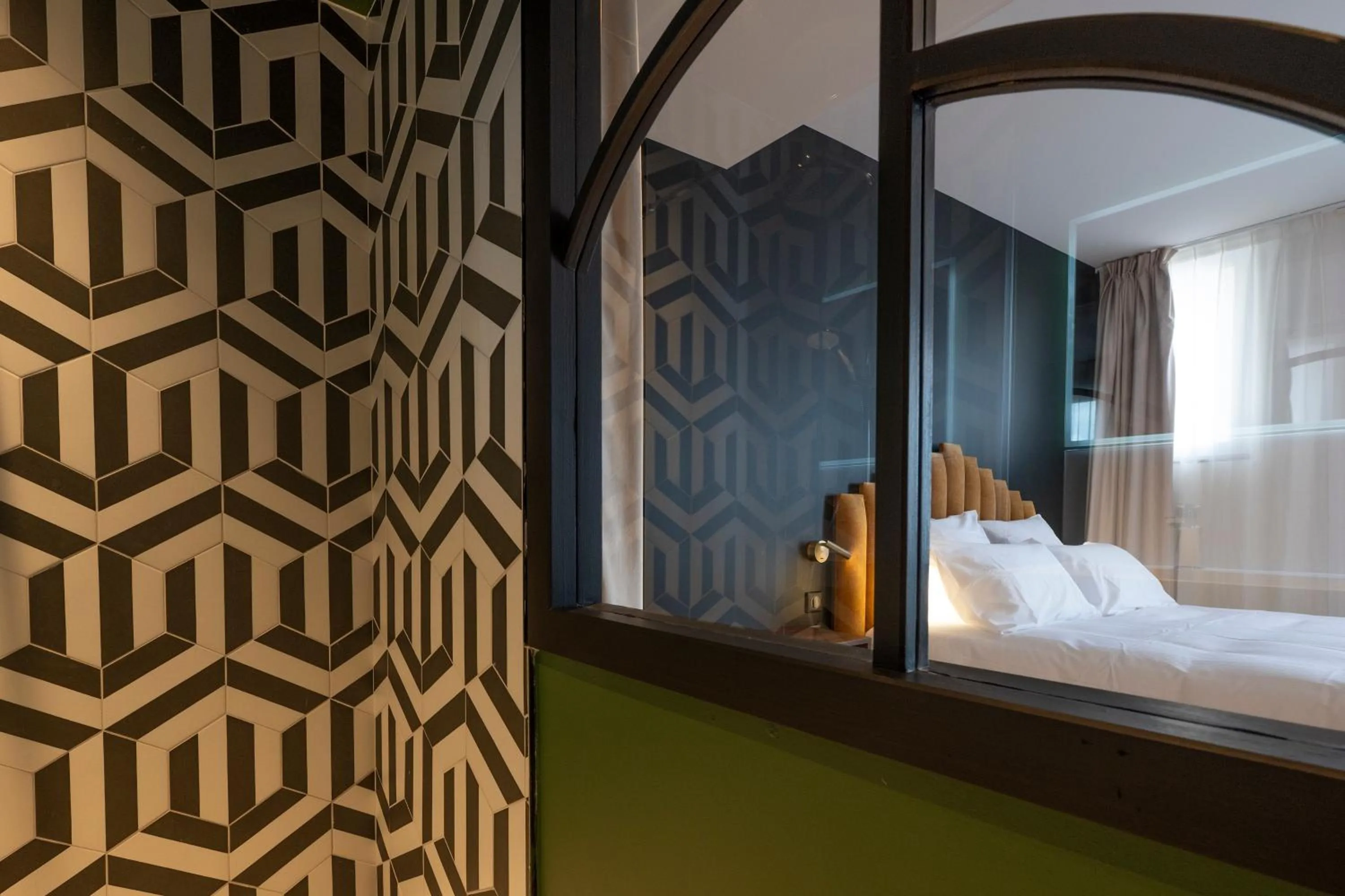 Bathroom, Bed in Hôtel Les Pins - Oléron