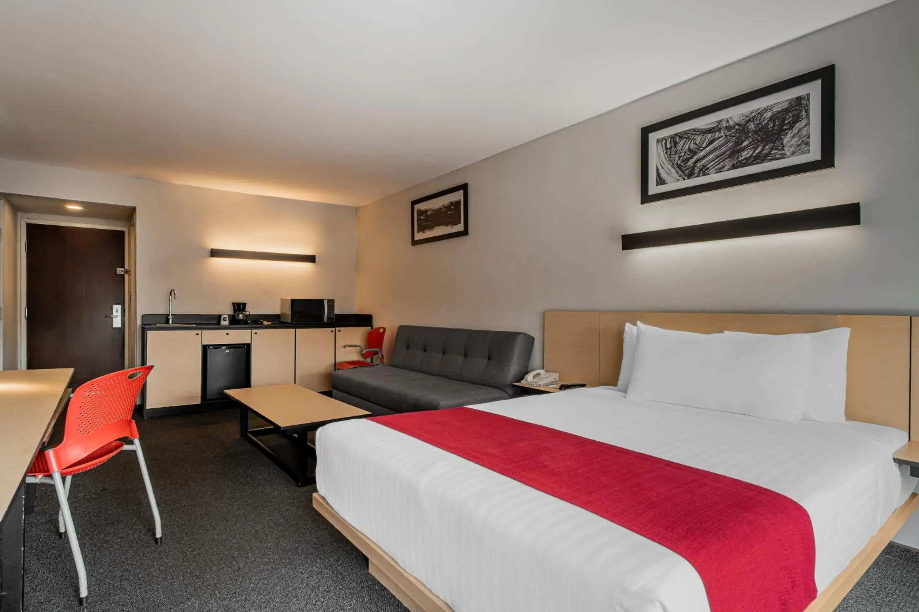 Superior Queen Room with Sofa Bed in City Express by Marriott Queretaro Jurica Superior Queen Room with Sofa Bed in City Express by Marriott Queretaro Jurica