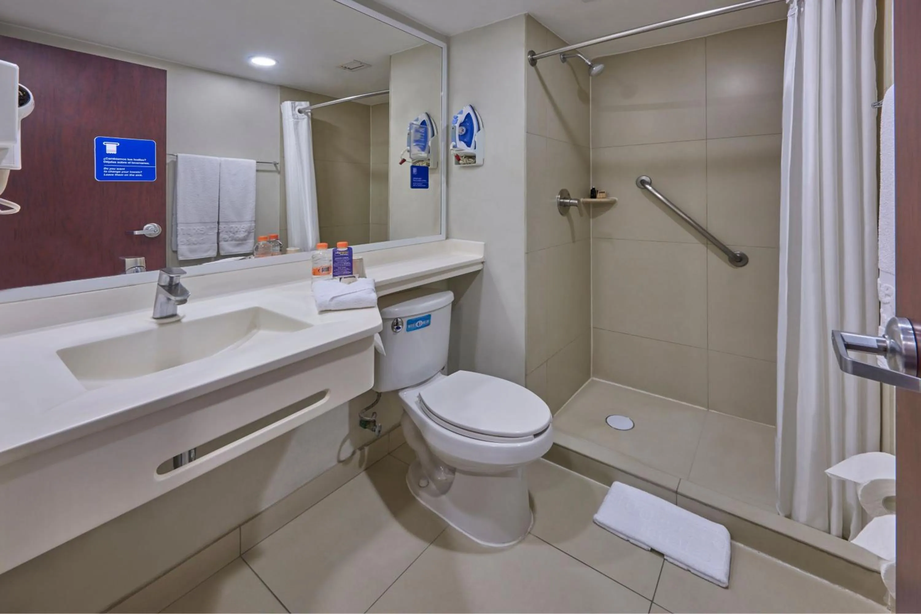 Bathroom in City Express by Marriott Queretaro Jurica
