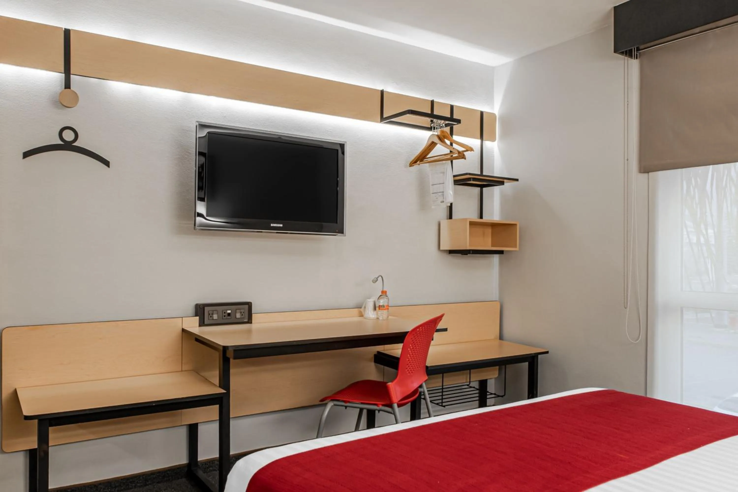 Photo of the whole room, Bed in City Express by Marriott Queretaro Jurica