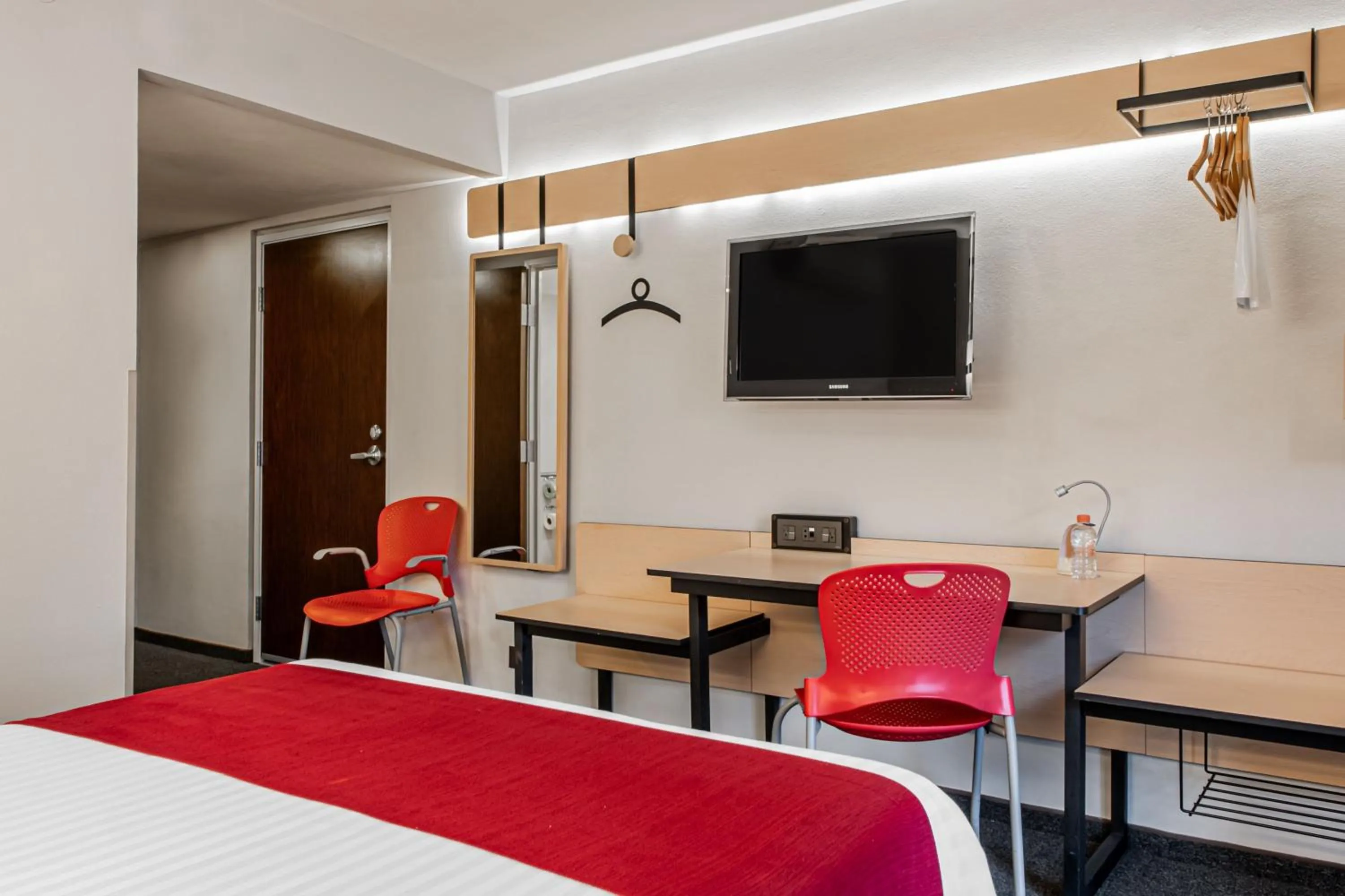 Photo of the whole room, Bed in City Express by Marriott Queretaro Jurica