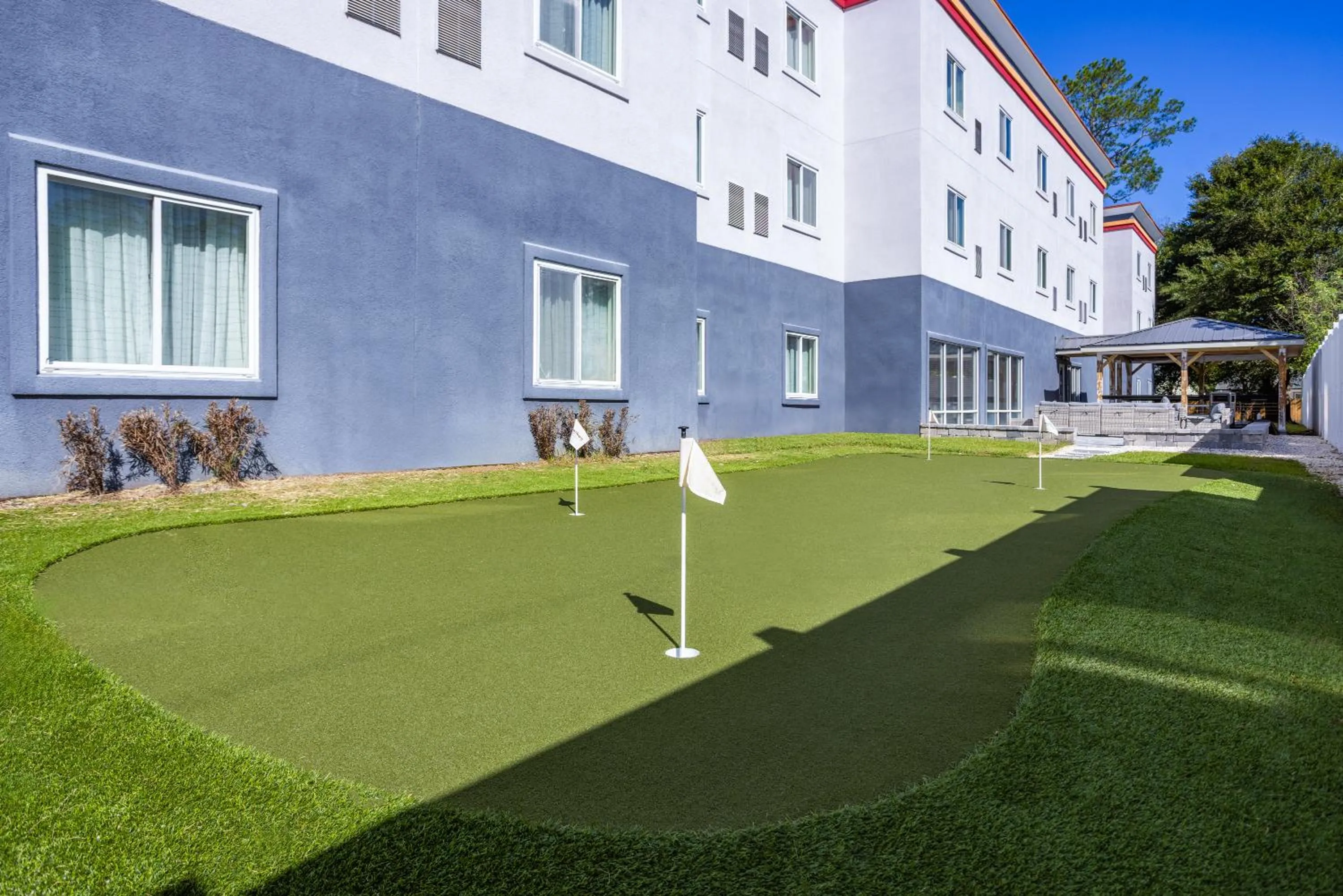 Minigolf in Hawthorn Extended Stay by Wyndham Kingsland