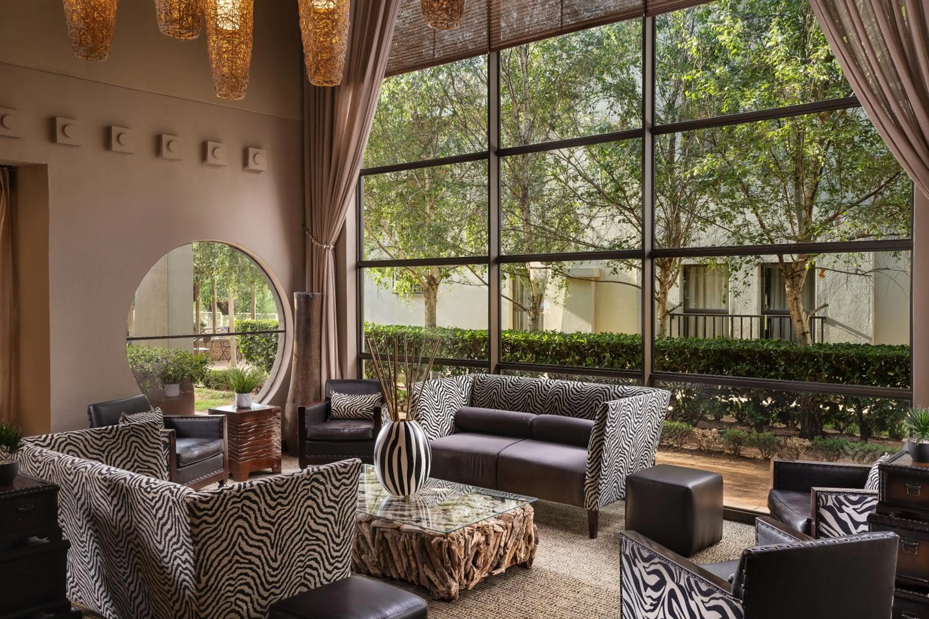 Coffee/tea facilities in Protea Hotel by Marriott Bloemfontein Willow Lake