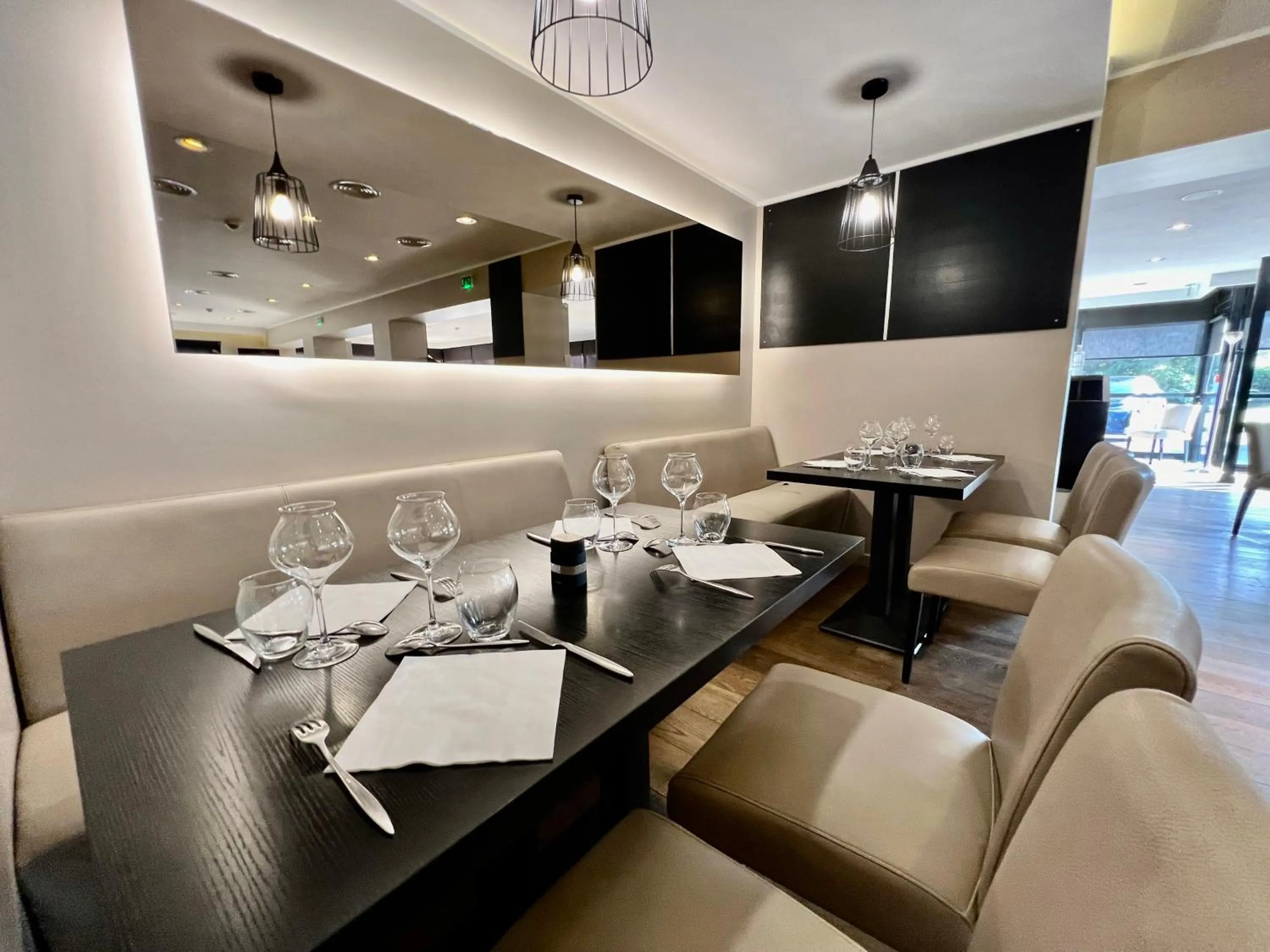 Restaurant/places to eat in Parc Hôtel