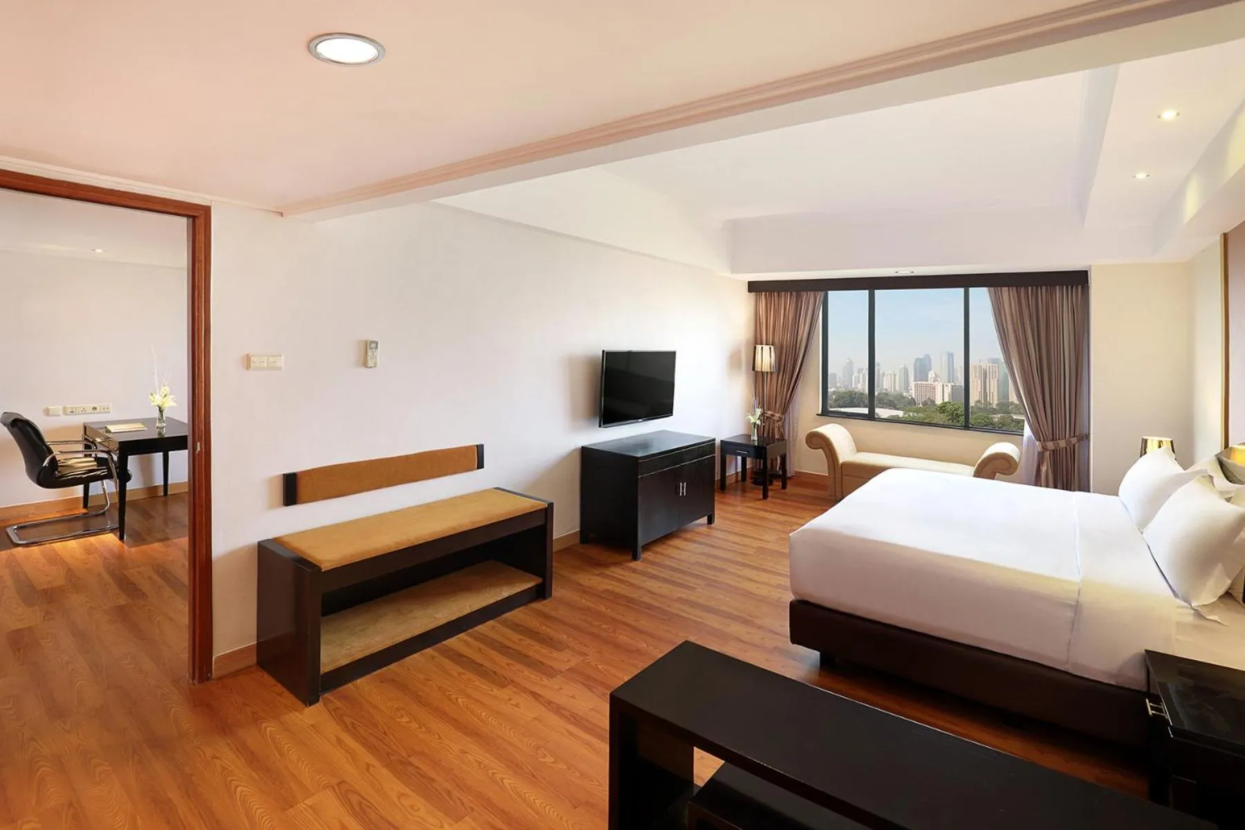 Bed in Century Park Hotel