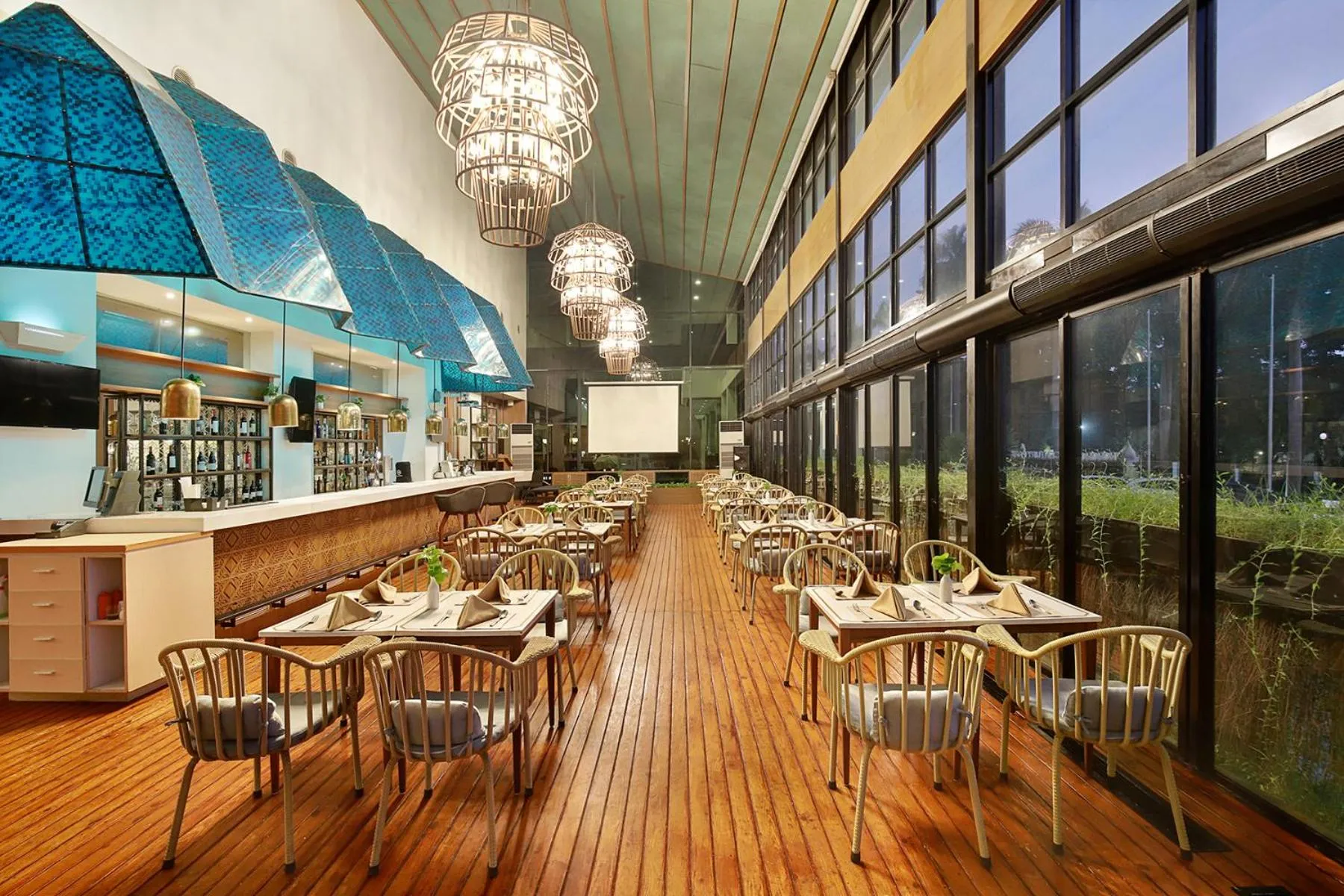 Lounge or bar in Century Park Hotel