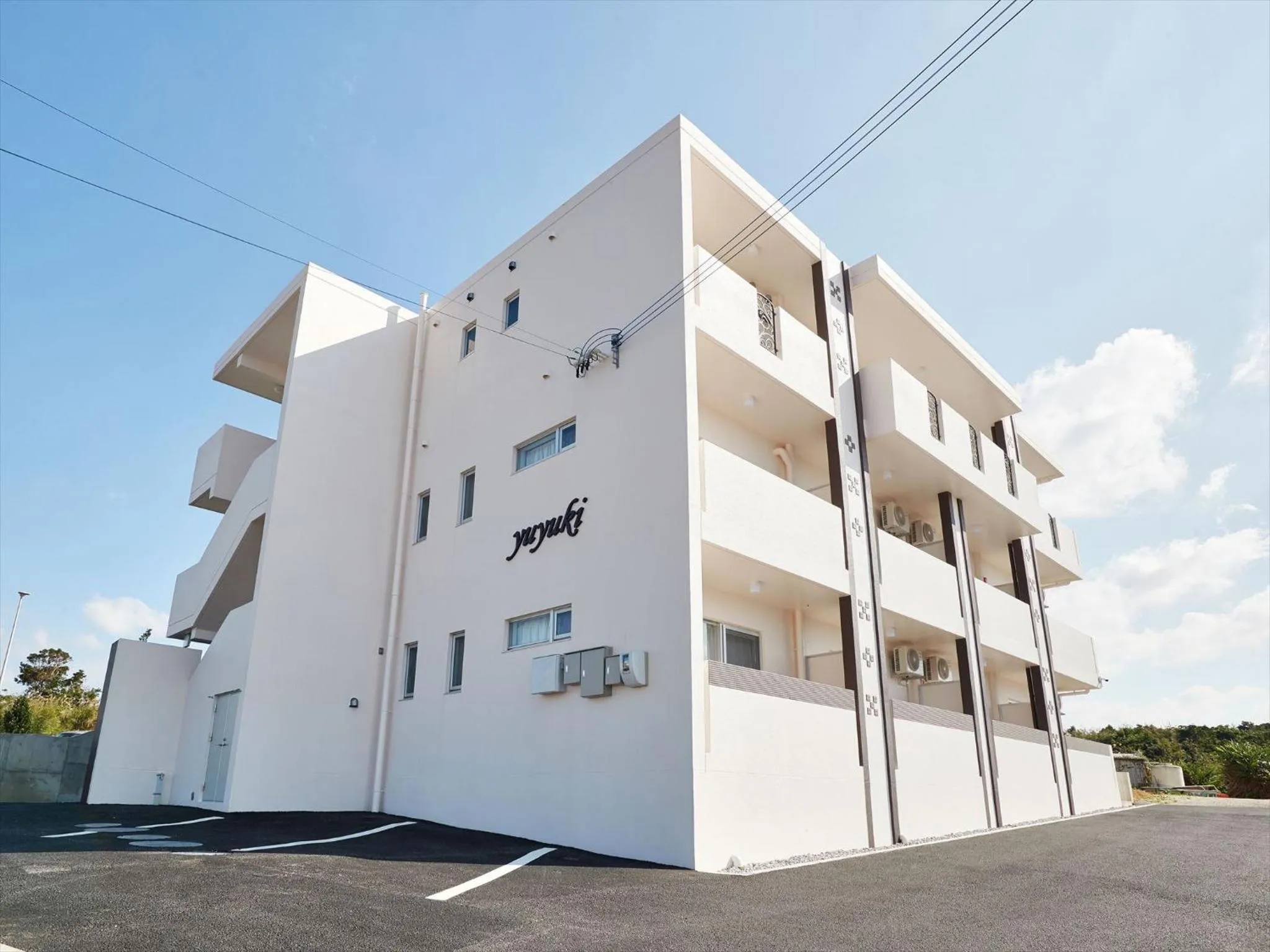 Facade/entrance in Condominium・yuyuki