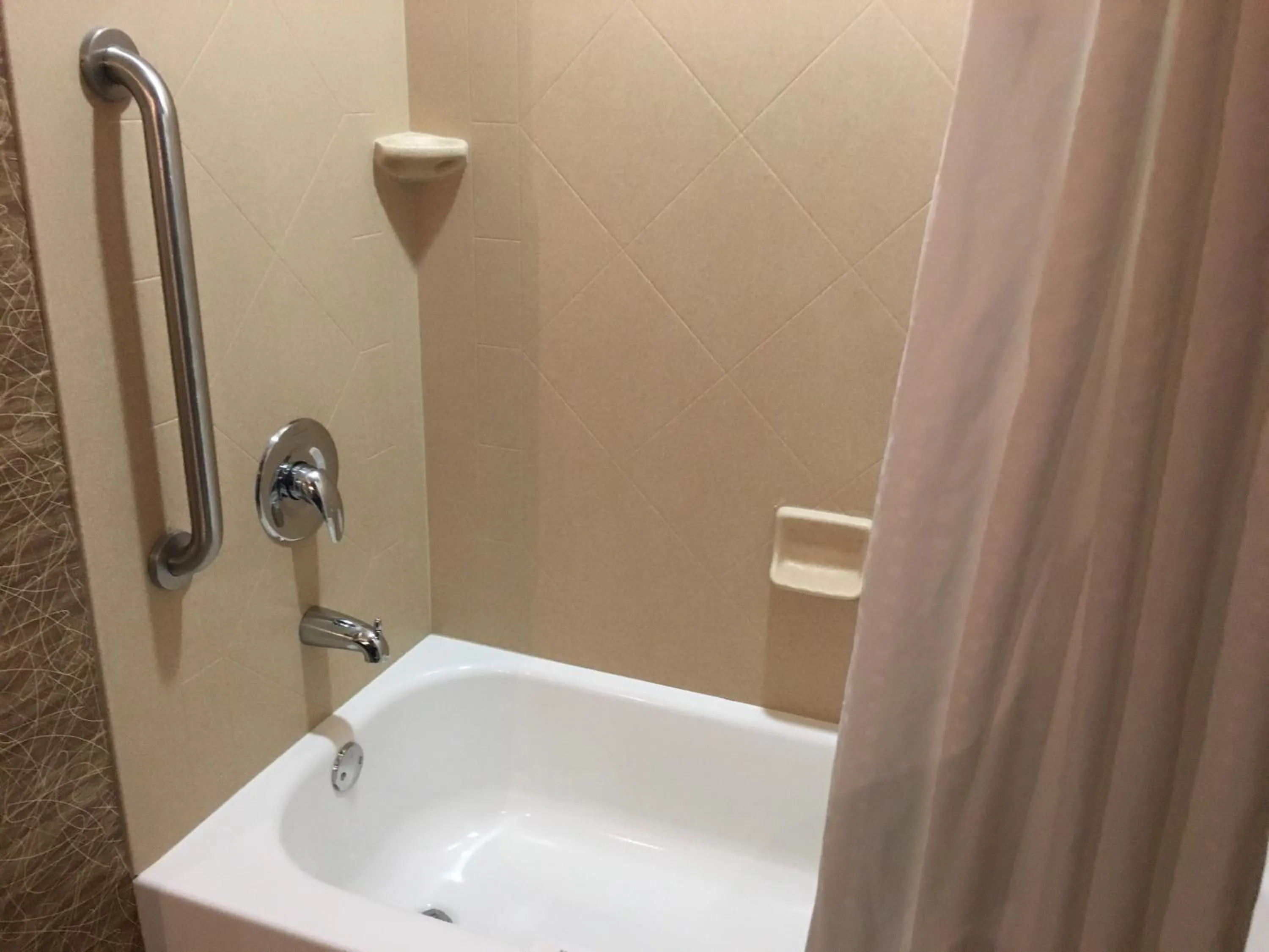 Photo of the whole room in Holiday Inn Express Hotel and Suites Elk City by IHG