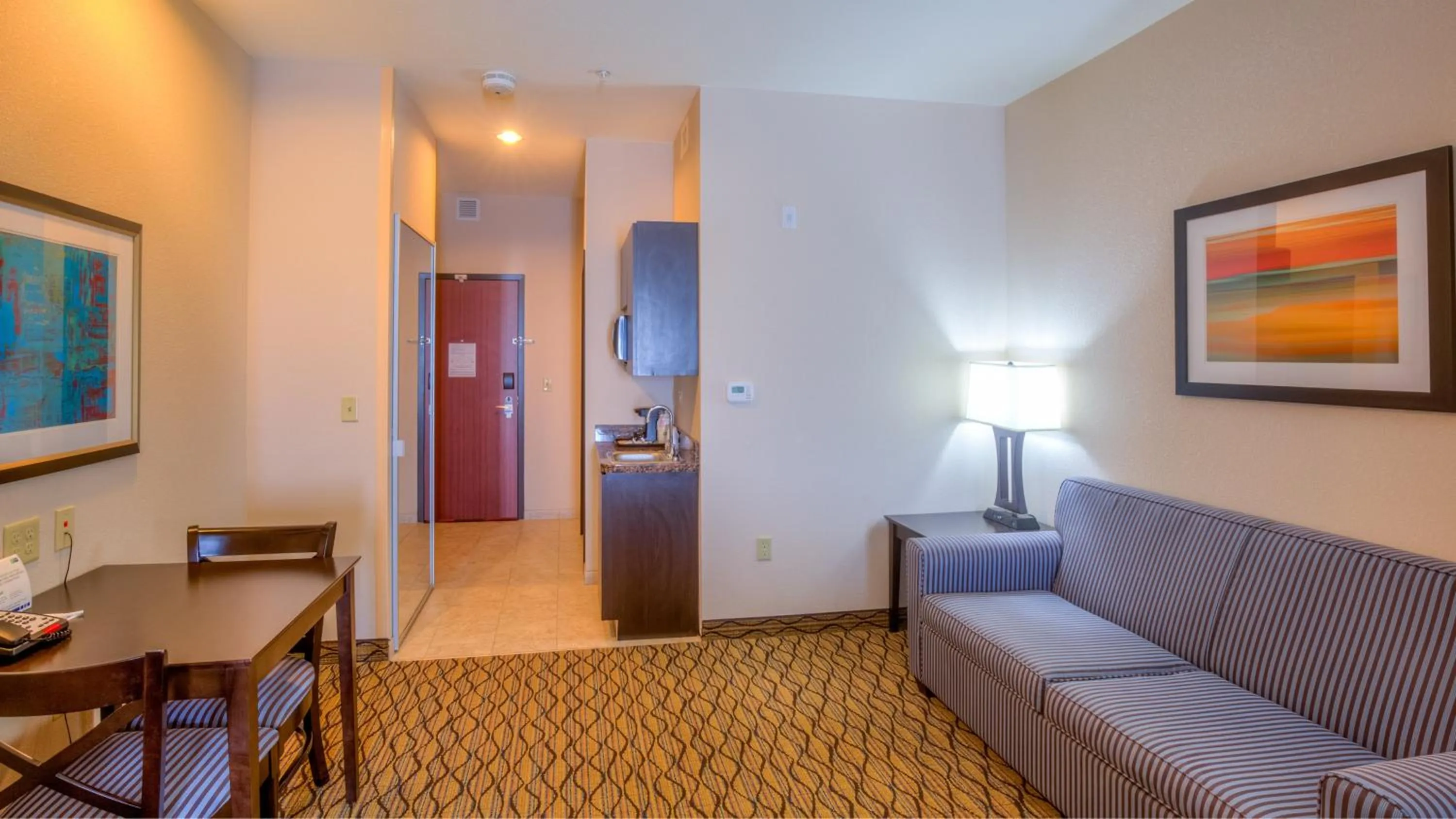 Photo of the whole room in Holiday Inn Express Hotel and Suites Elk City by IHG