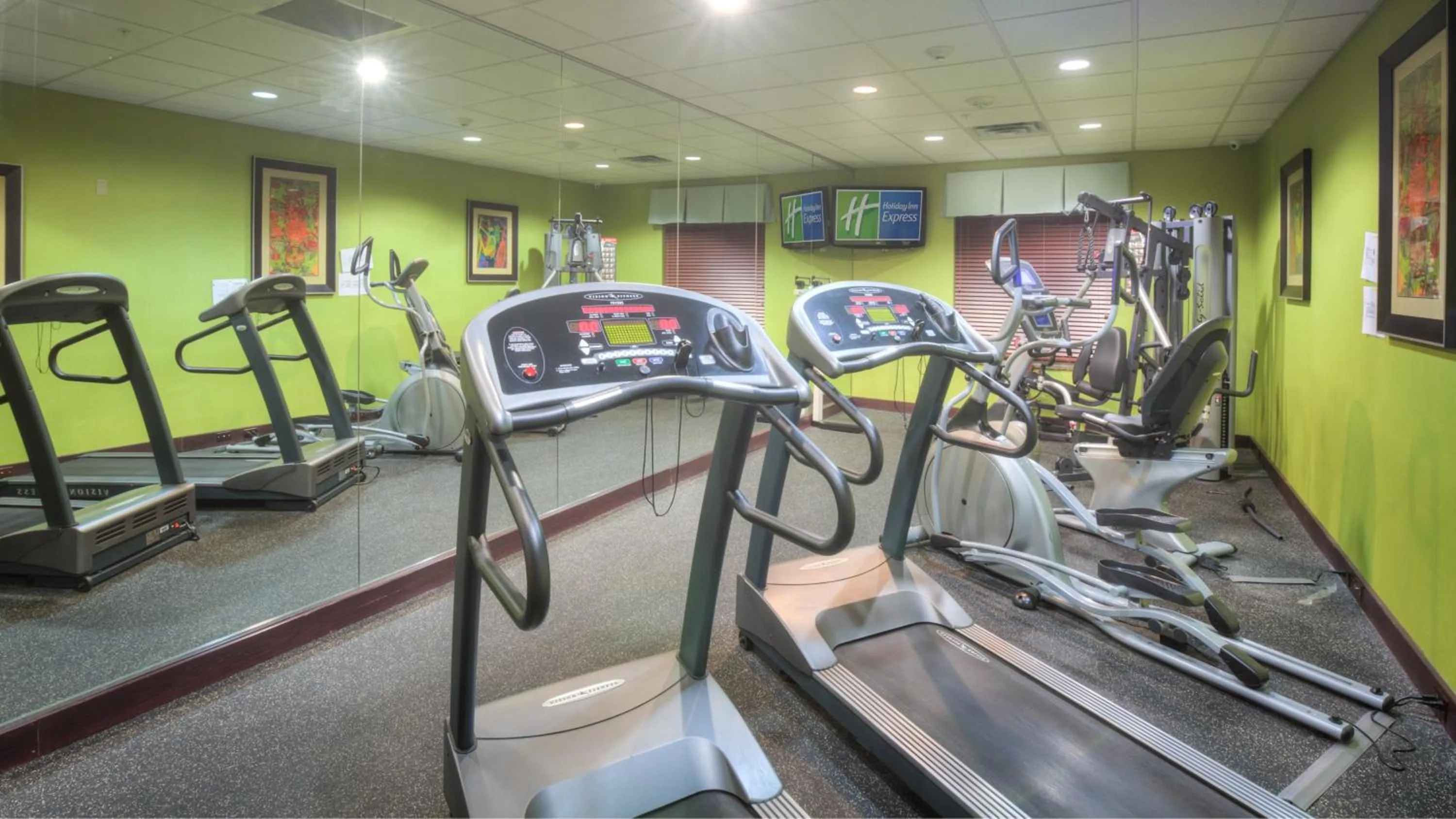 Fitness centre/facilities in Holiday Inn Express Hotel and Suites Elk City by IHG