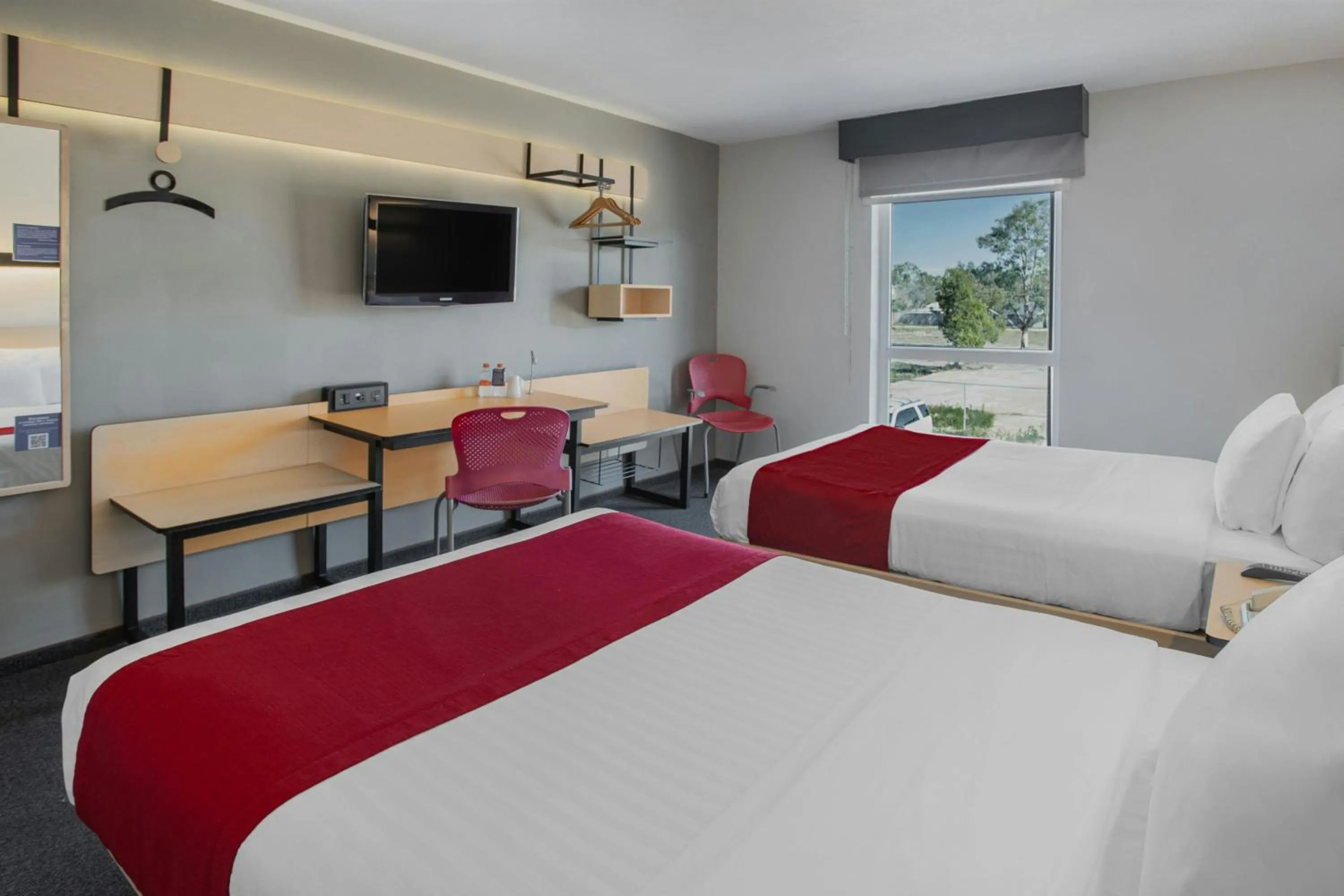 Photo of the whole room, Bed in City Express by Marriott Durango