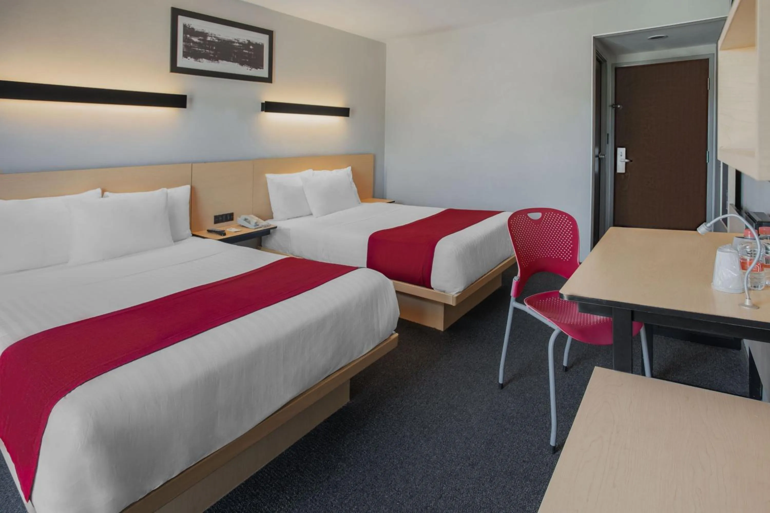 Photo of the whole room, Bed in City Express by Marriott Durango