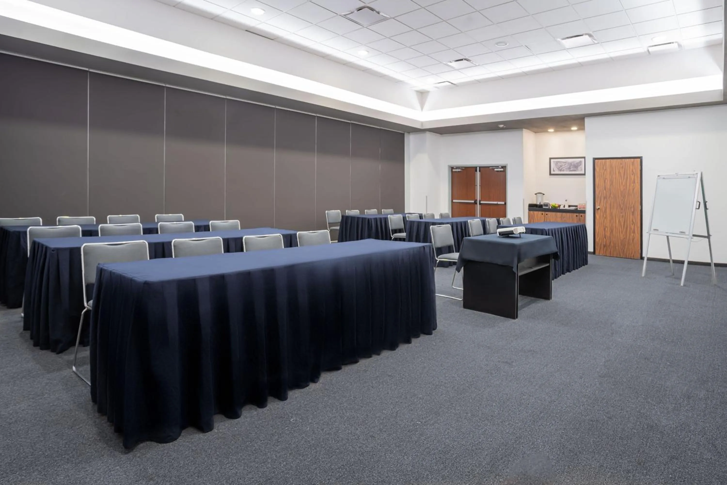 Meeting/conference room in City Express by Marriott Durango