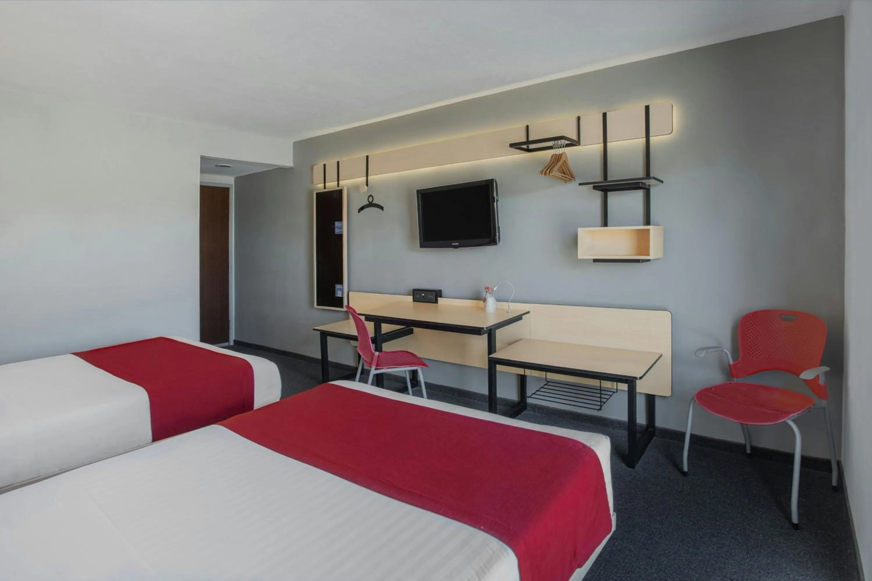 Photo of the whole room, Bed in City Express by Marriott Durango