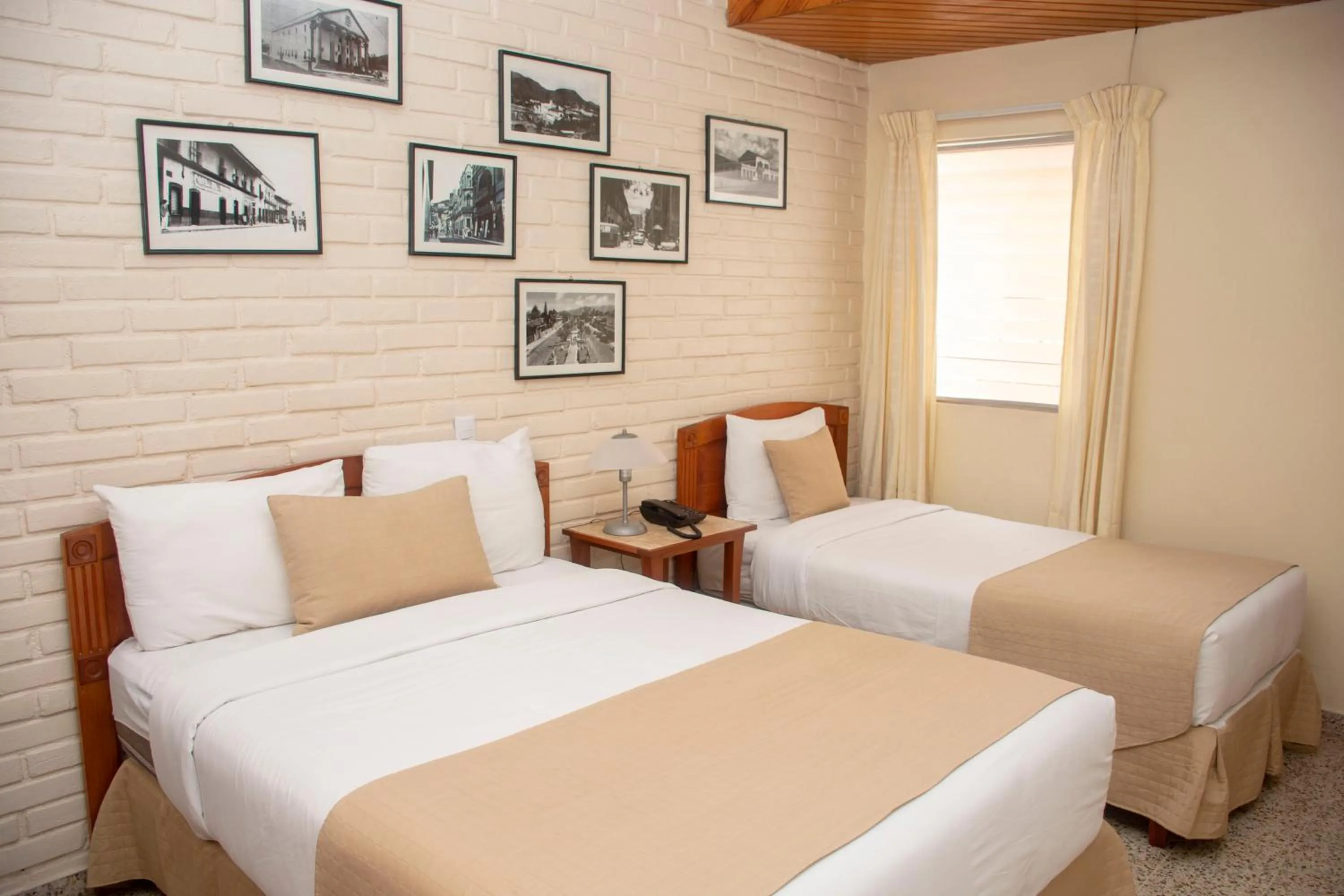 Photo of the whole room, Bed in Hotel Mac Arthur