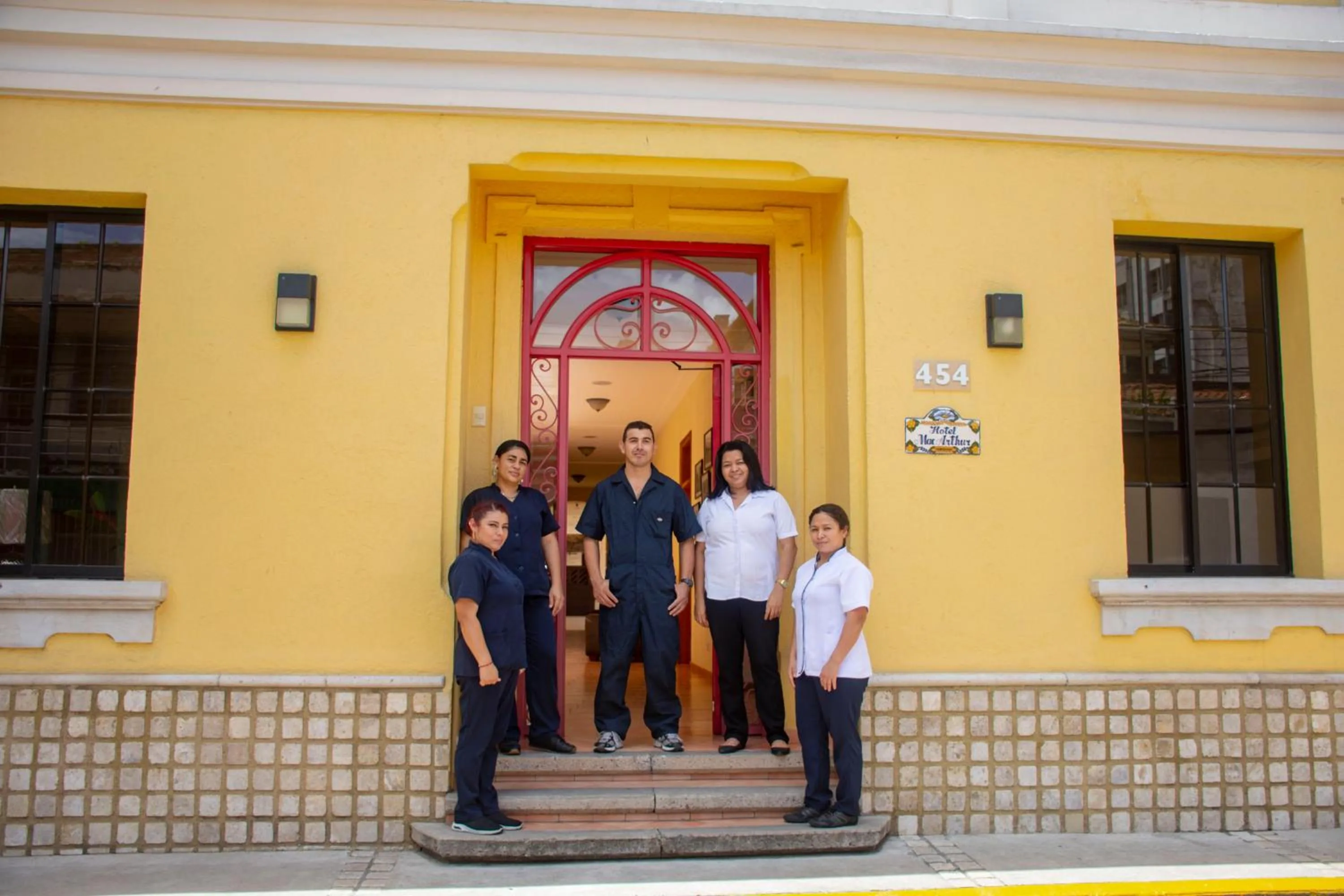 Facade/entrance in Hotel Mac Arthur