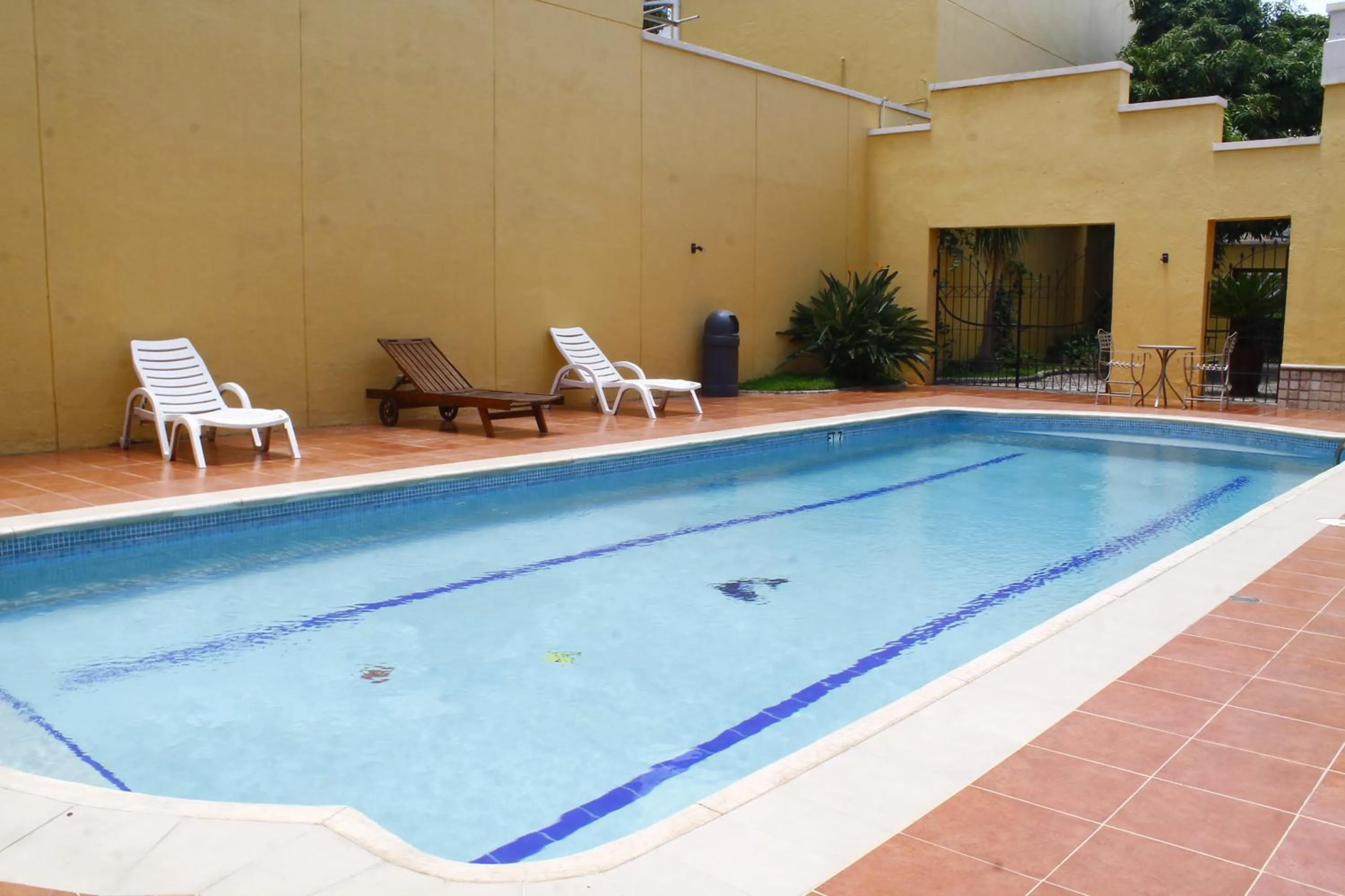 Swimming pool in Hotel Mac Arthur