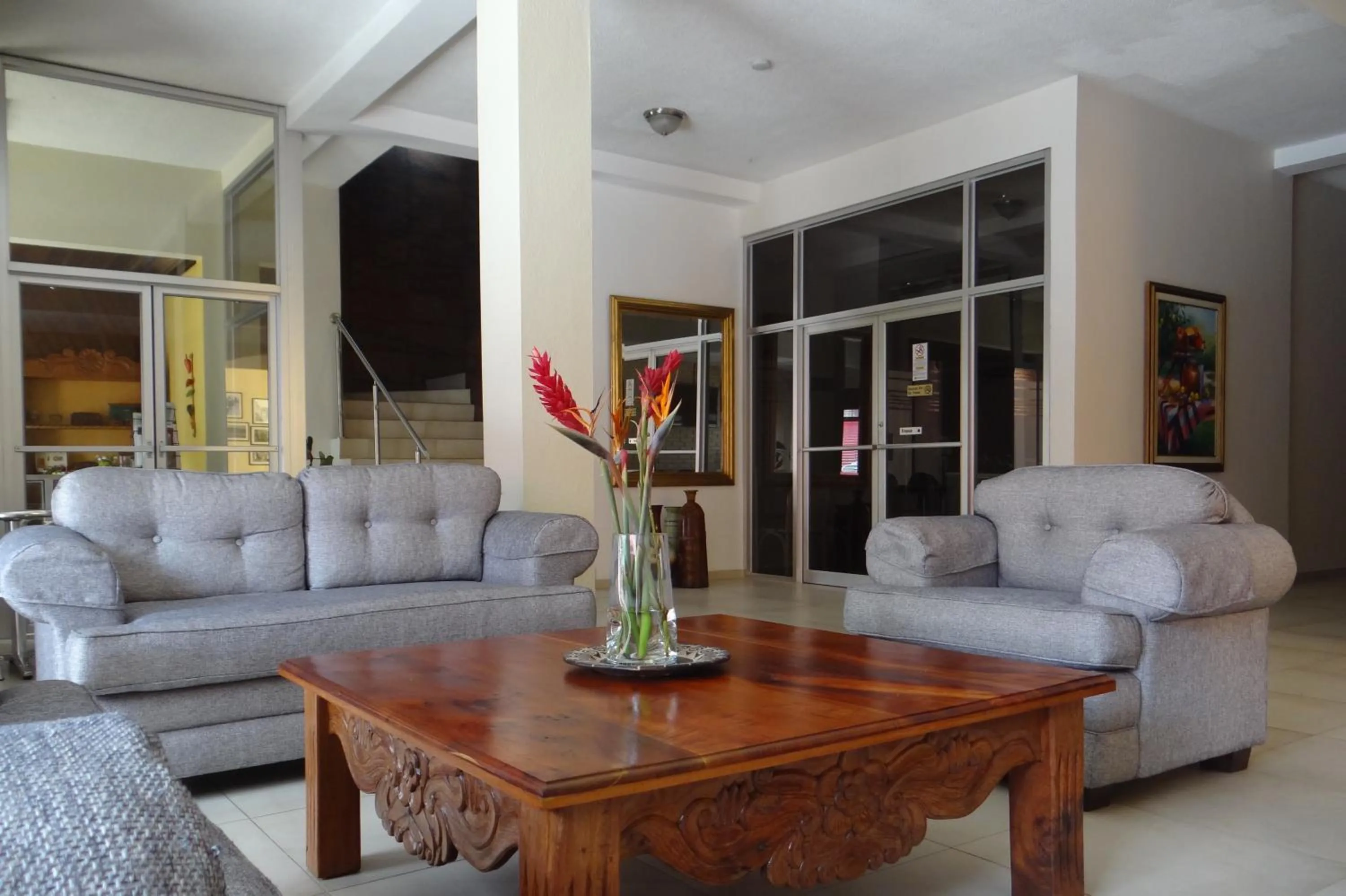 Communal lounge/ TV room in Hotel Mac Arthur