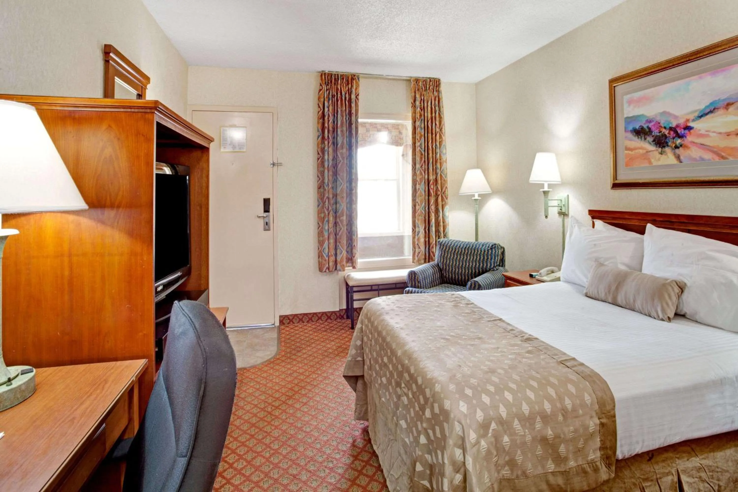 Photo of the whole room, Bed in Ramada by Wyndham West Memphis