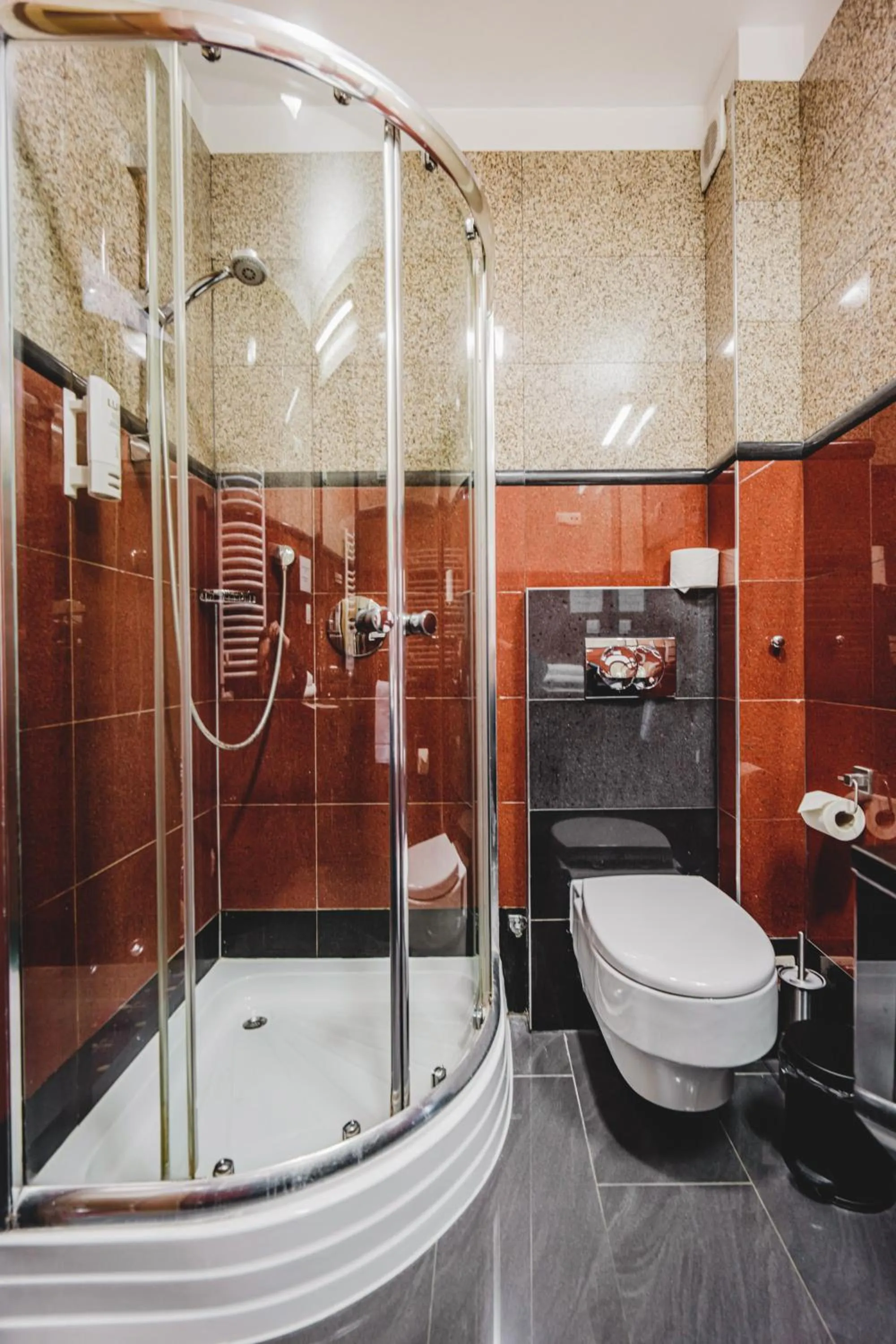 Shower in Hotel Solaris