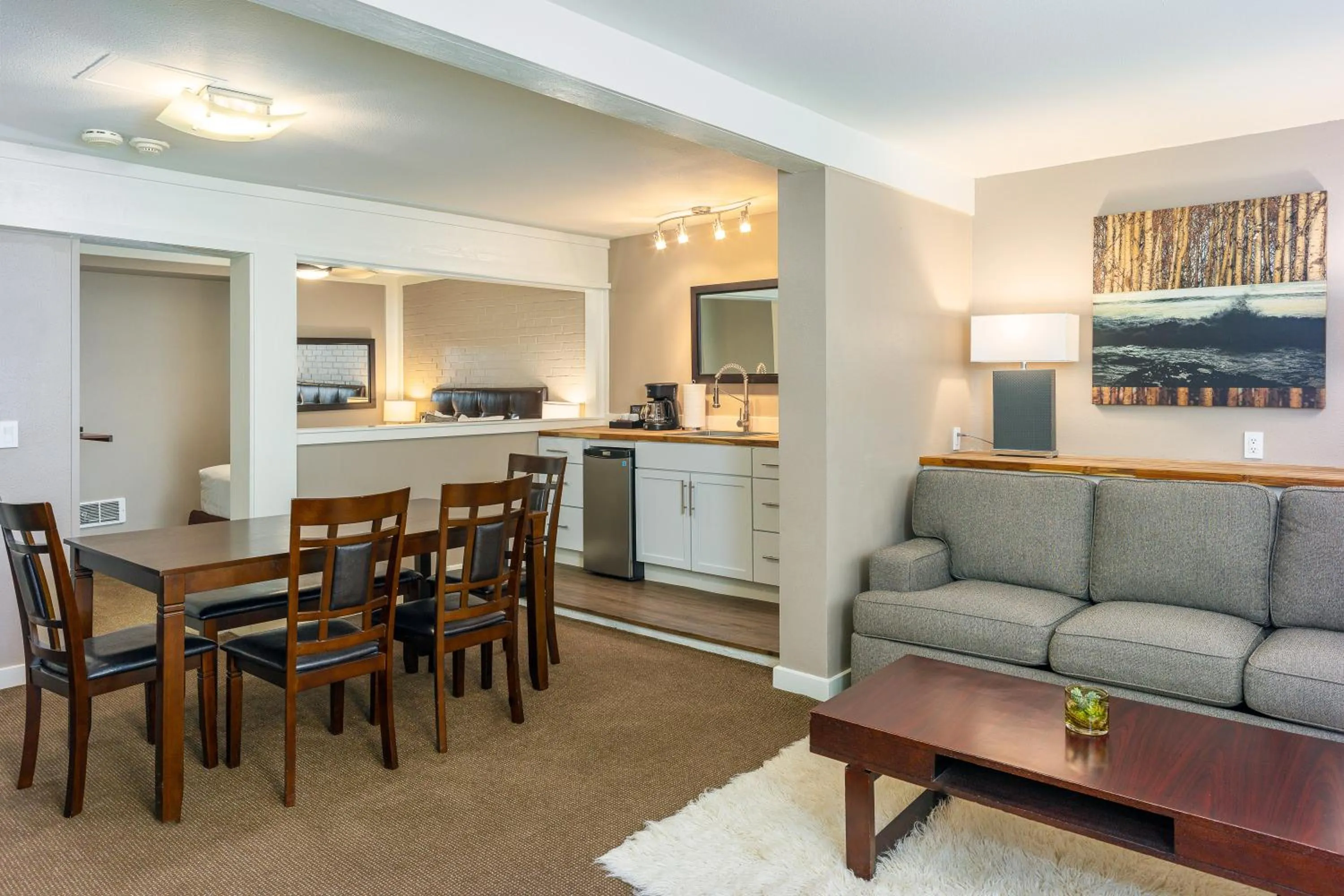 Kitchen or kitchenette in Bird Rock Hotel