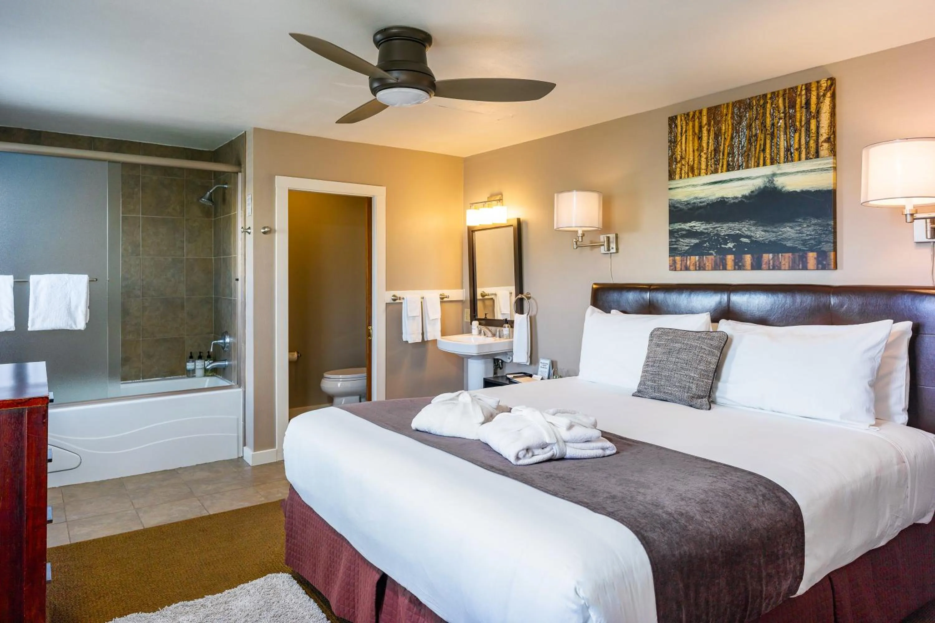 Bed in Bird Rock Hotel