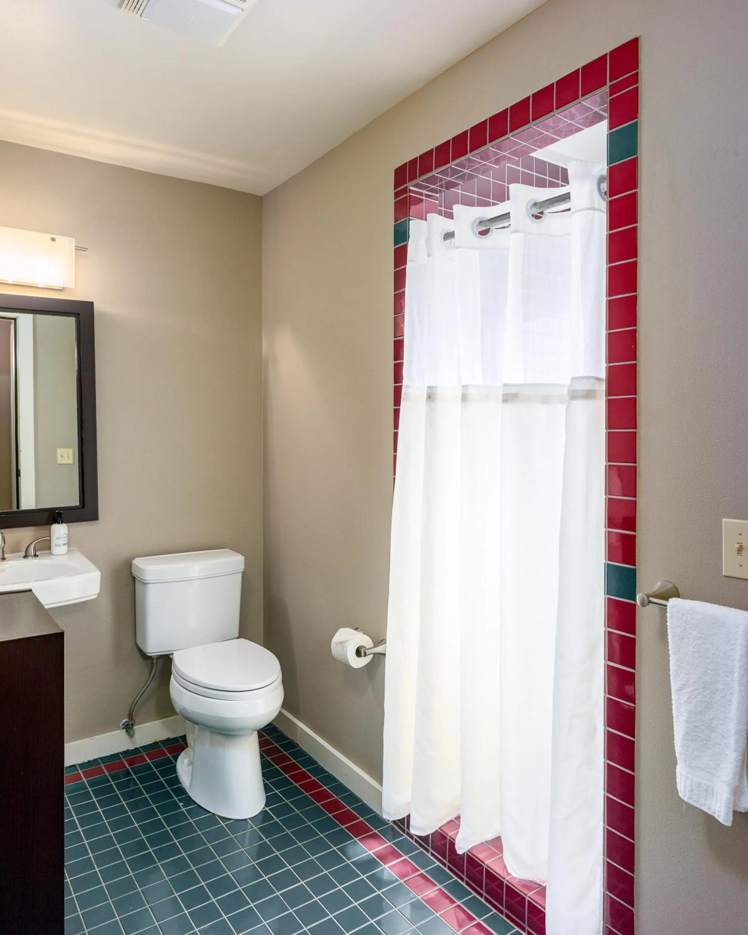 Bathroom in Bird Rock Hotel