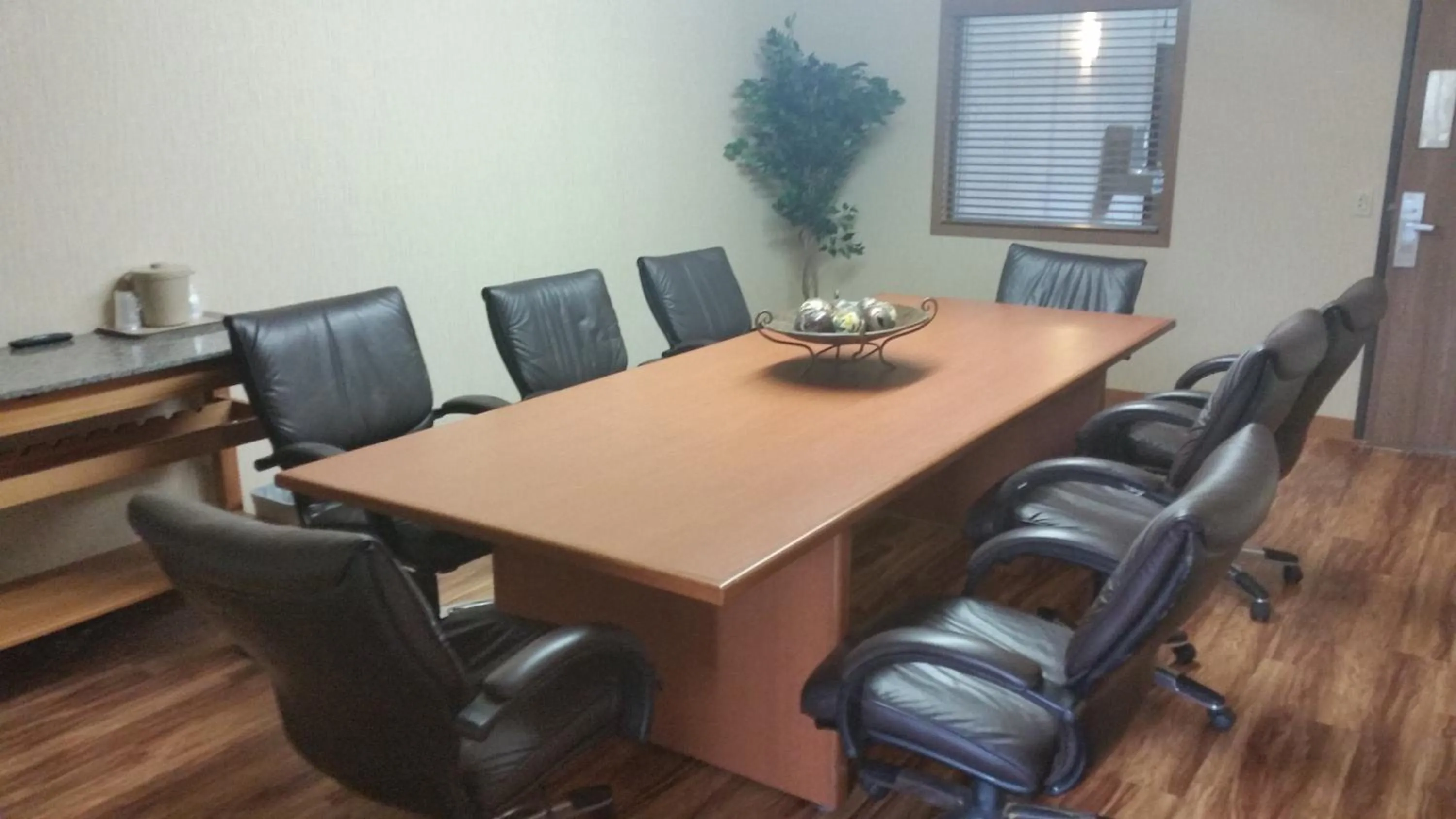 Business facilities in Woodfield Inn and Suites