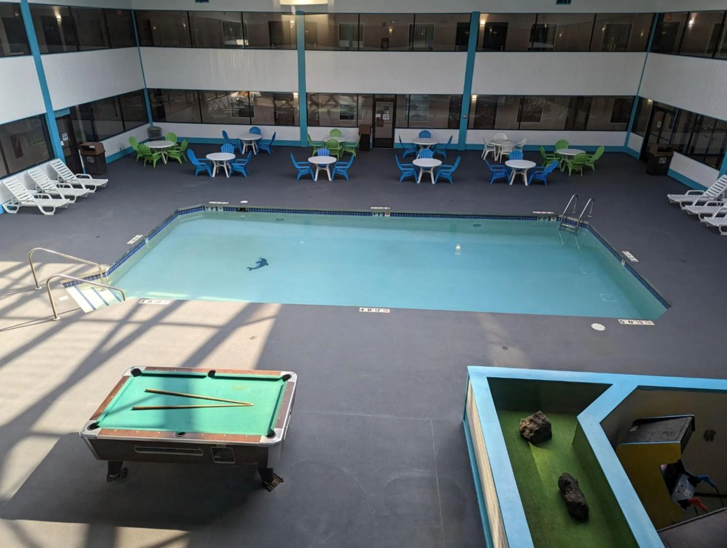 Billiard in Woodfield Inn and Suites